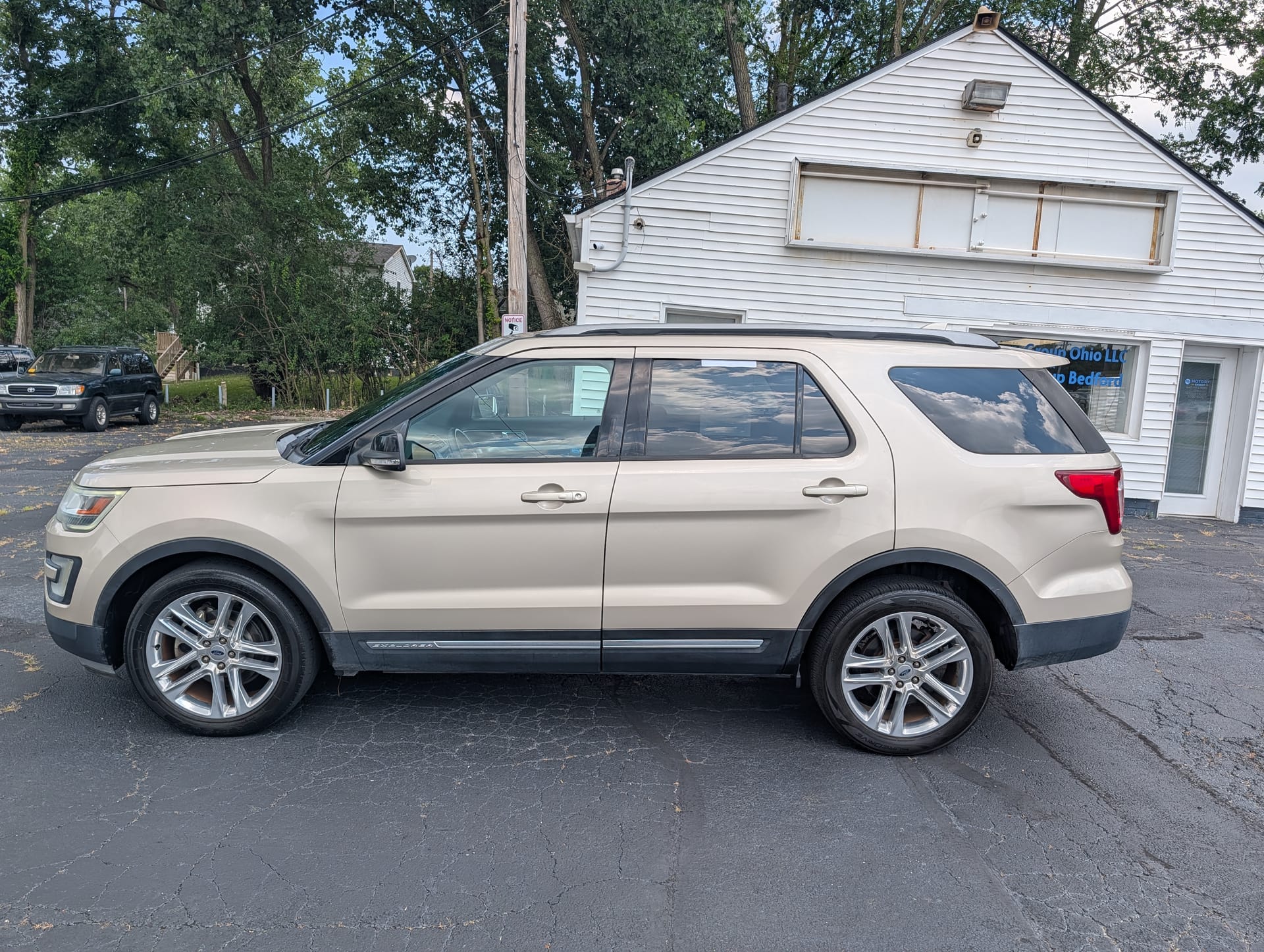 2017 FORD EXPLORER - Gallery Image