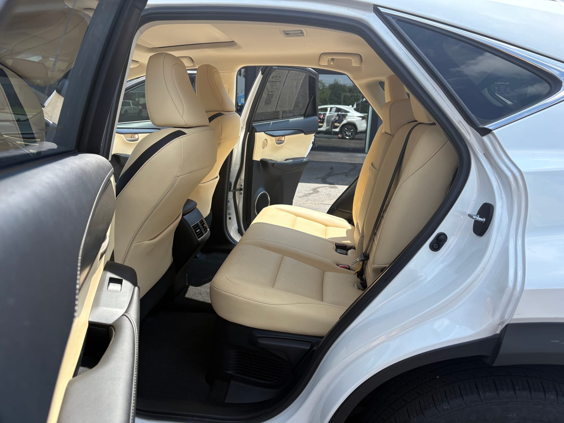 2016 LEXUS NX 200T - Gallery Image
