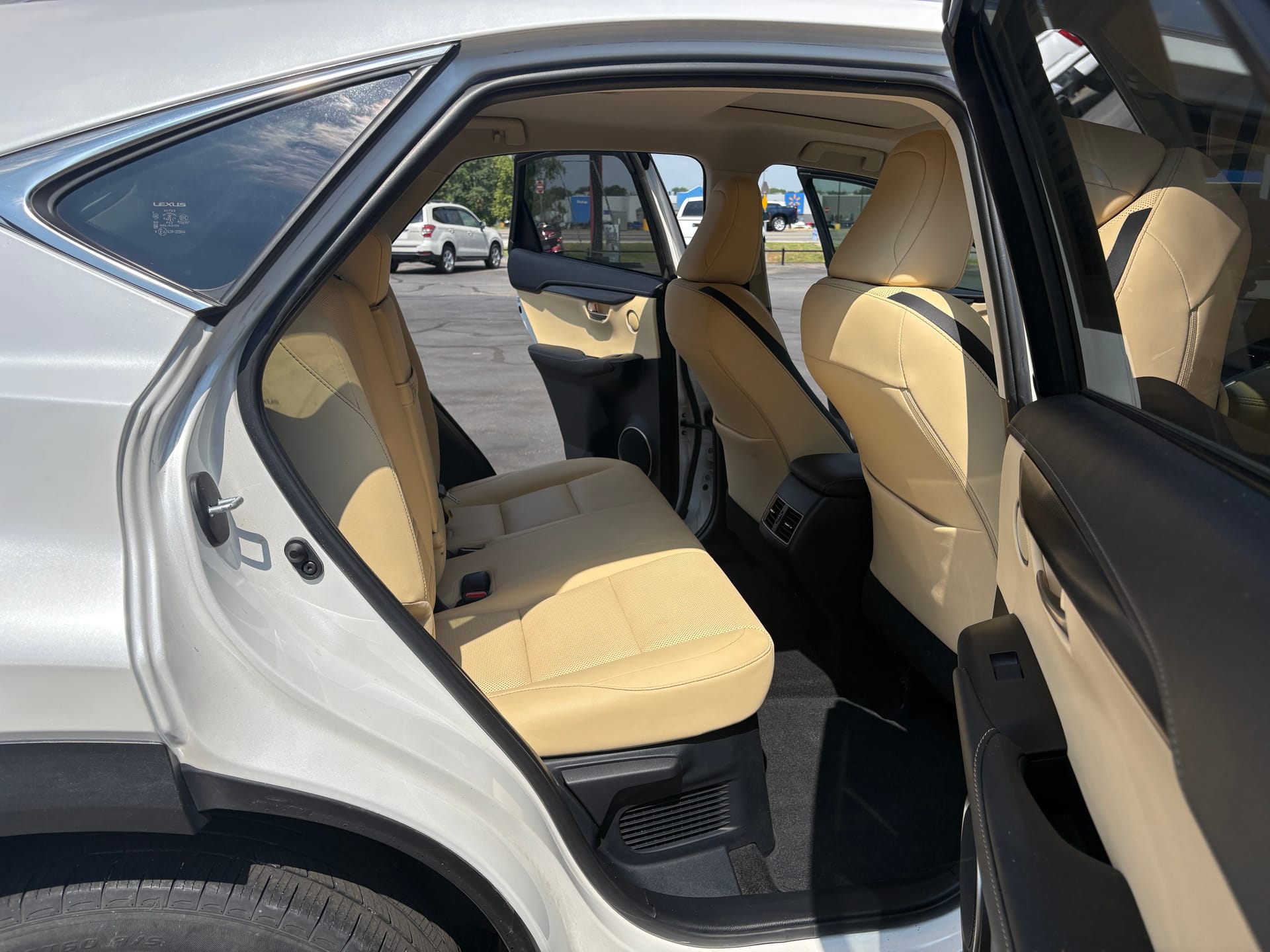 2016 LEXUS NX 200T - Gallery Image