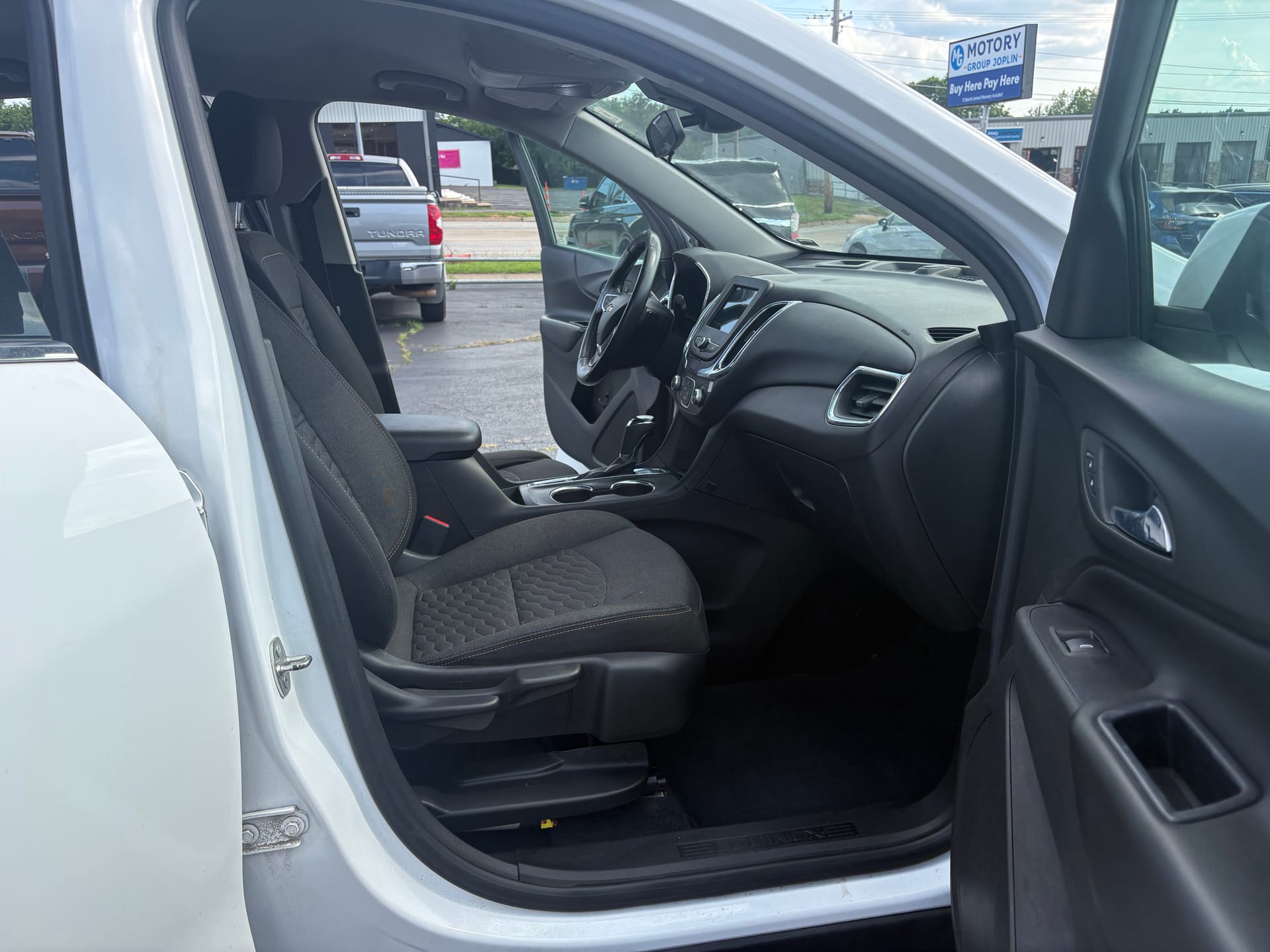 2019 CHEVROLET EQUINOX - Gallery Image