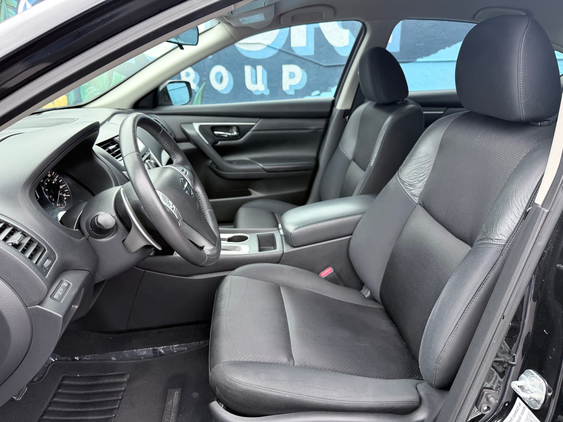 2017 NISSAN ALTIMA - Gallery Image