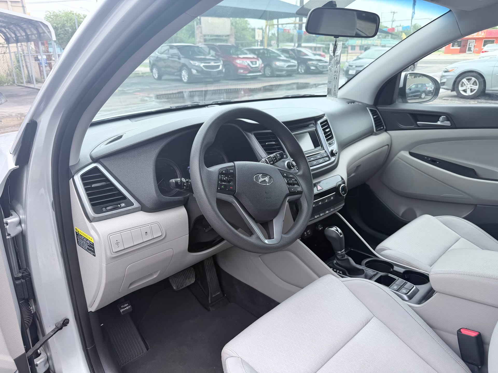 2017 HYUNDAI TUCSON - Gallery Image