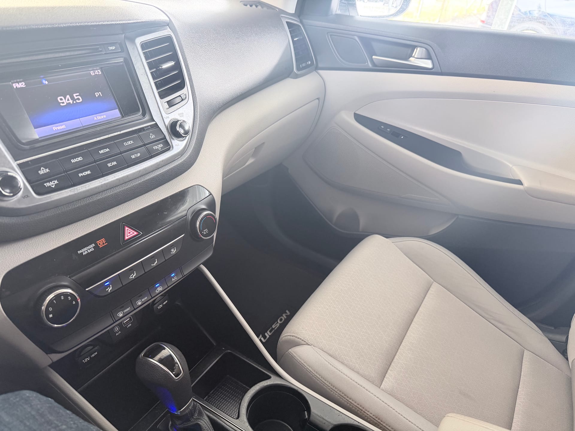 2017 HYUNDAI TUCSON - Gallery Image