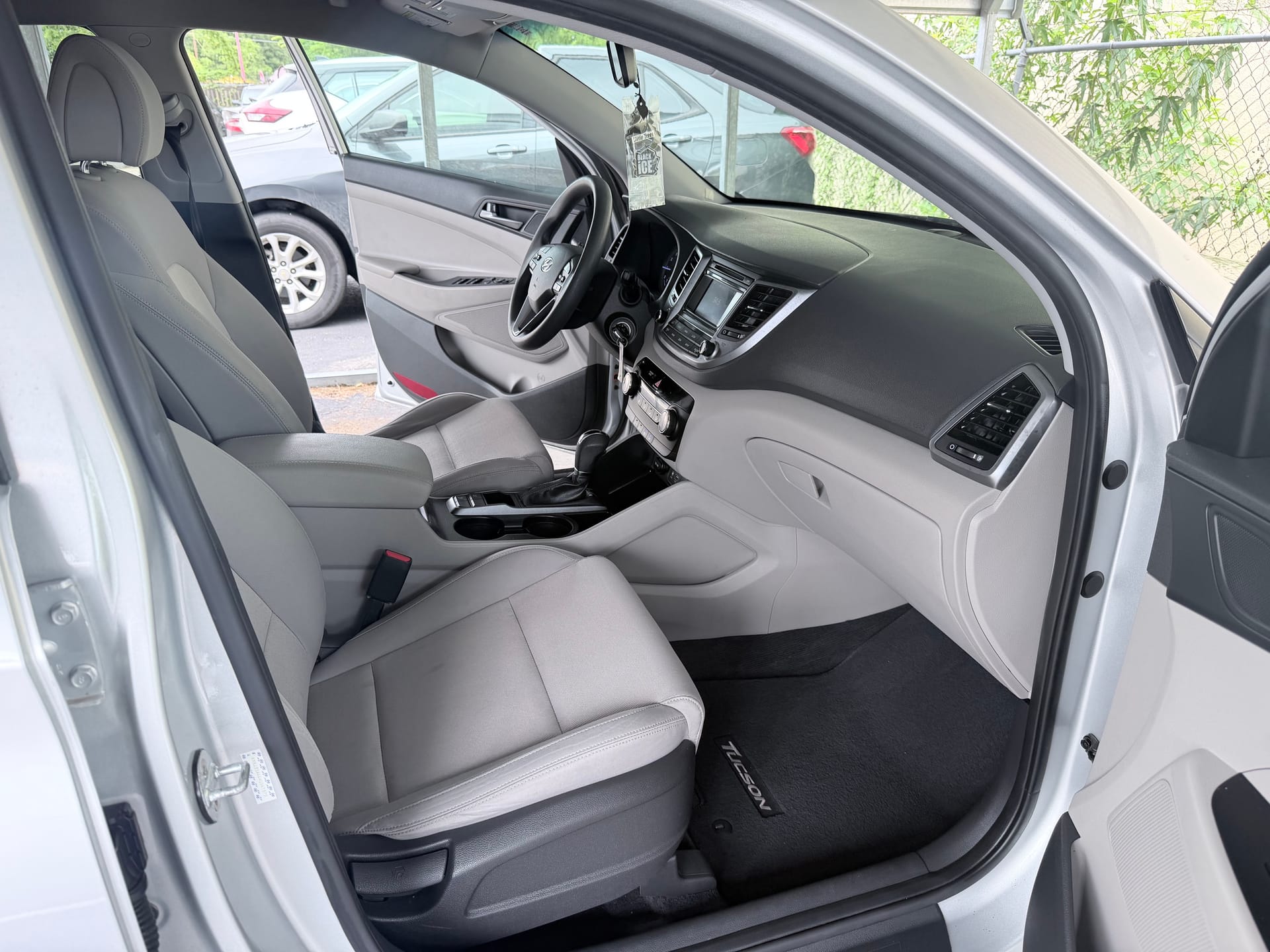 2017 HYUNDAI TUCSON - Gallery Image