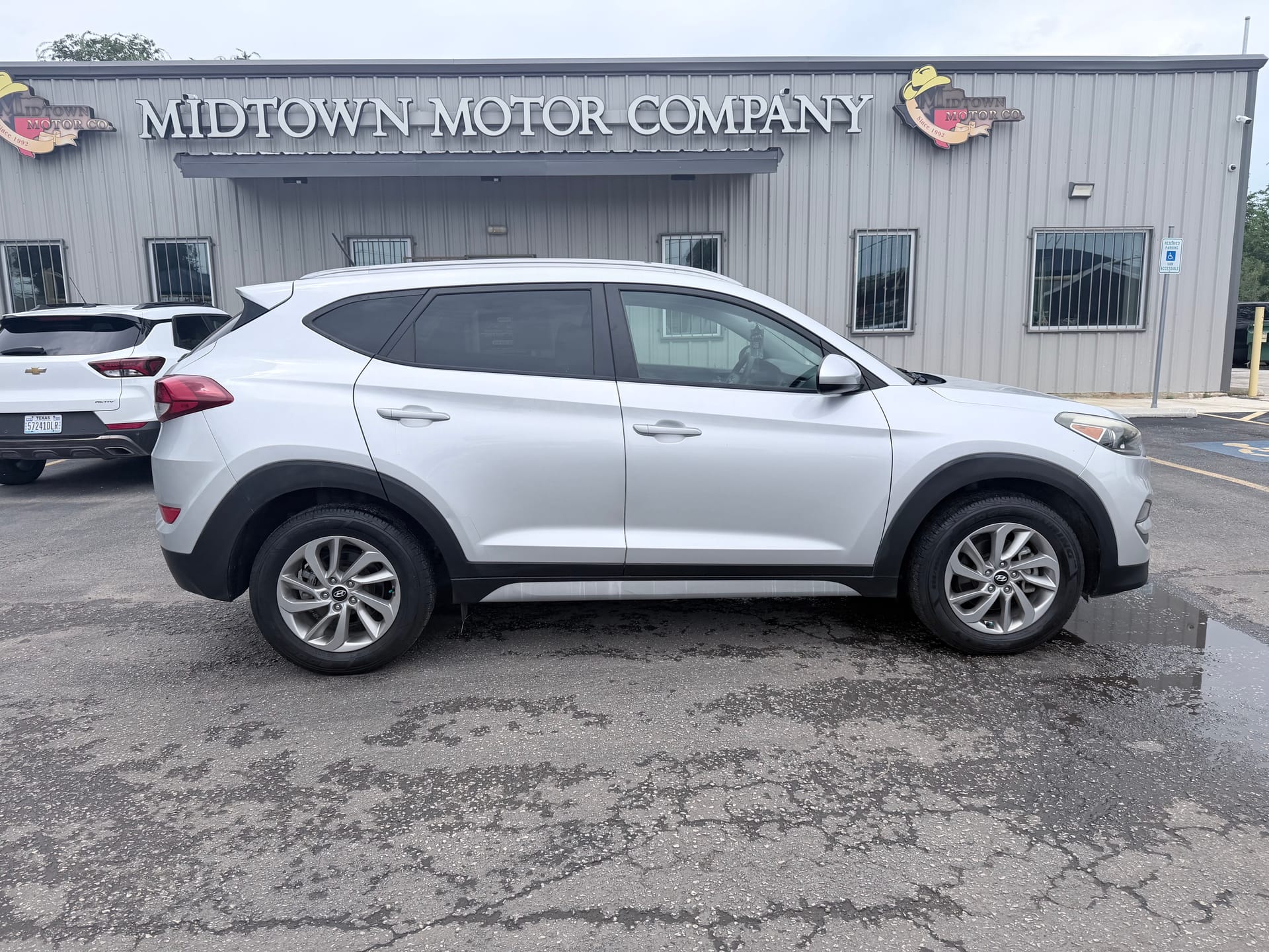 2017 HYUNDAI TUCSON - Gallery Image