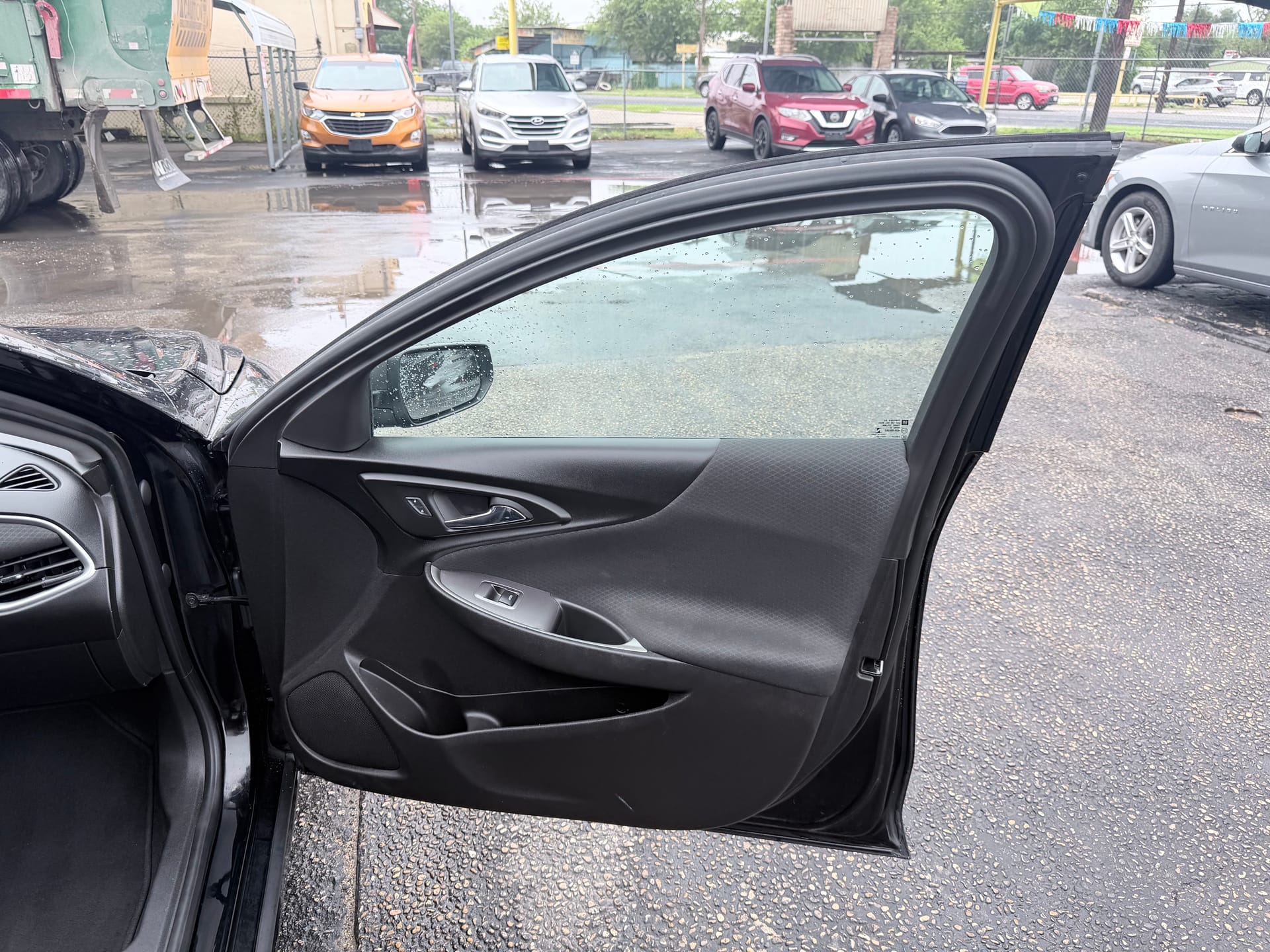 2023 CHEVROLET MALIBU - Gallery Image