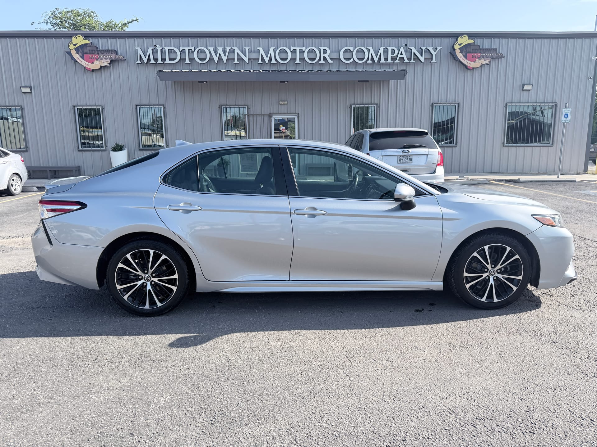 2020 TOYOTA CAMRY - Gallery Image