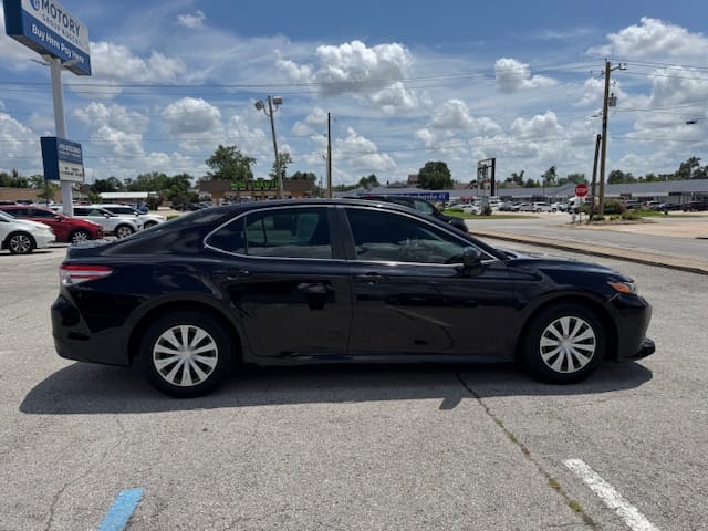 2018 TOYOTA CAMRY - Gallery Image