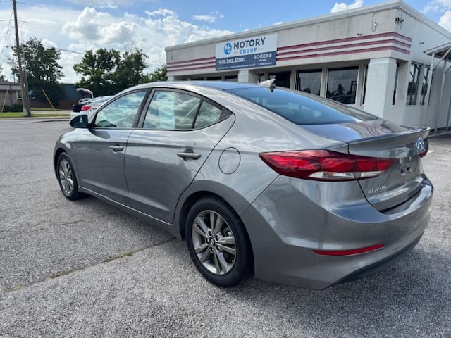 2018 HYUNDAI ELANTRA - Gallery Image