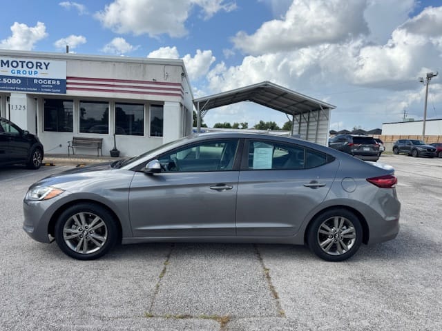 2018 HYUNDAI ELANTRA - Gallery Image