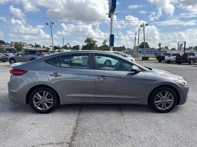 2018 HYUNDAI ELANTRA - Gallery Image