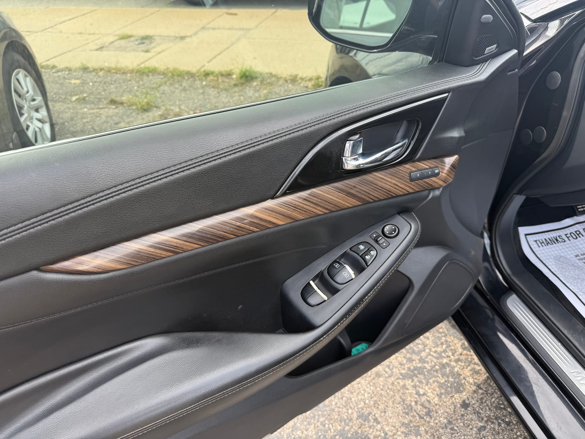 2017 NISSAN MAXIMA - Gallery Image