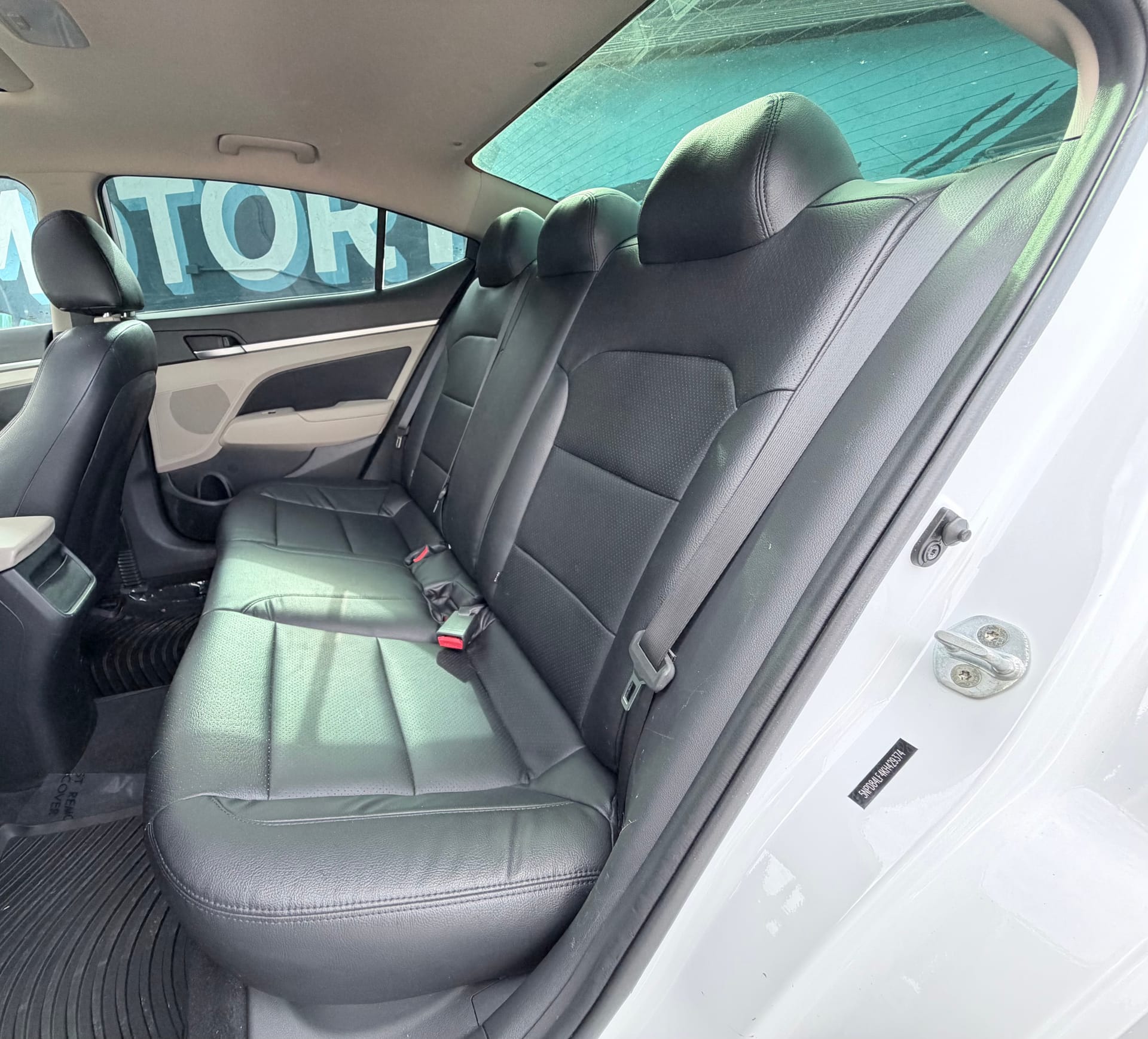 2019 HYUNDAI ELANTRA - Gallery Image