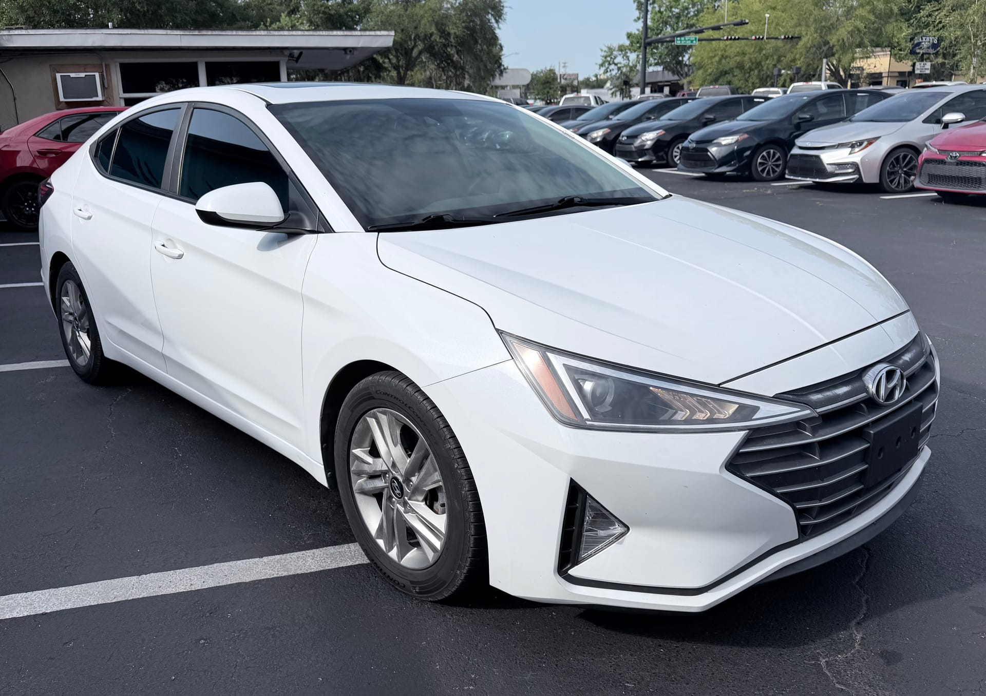 2019 HYUNDAI ELANTRA - Gallery Image