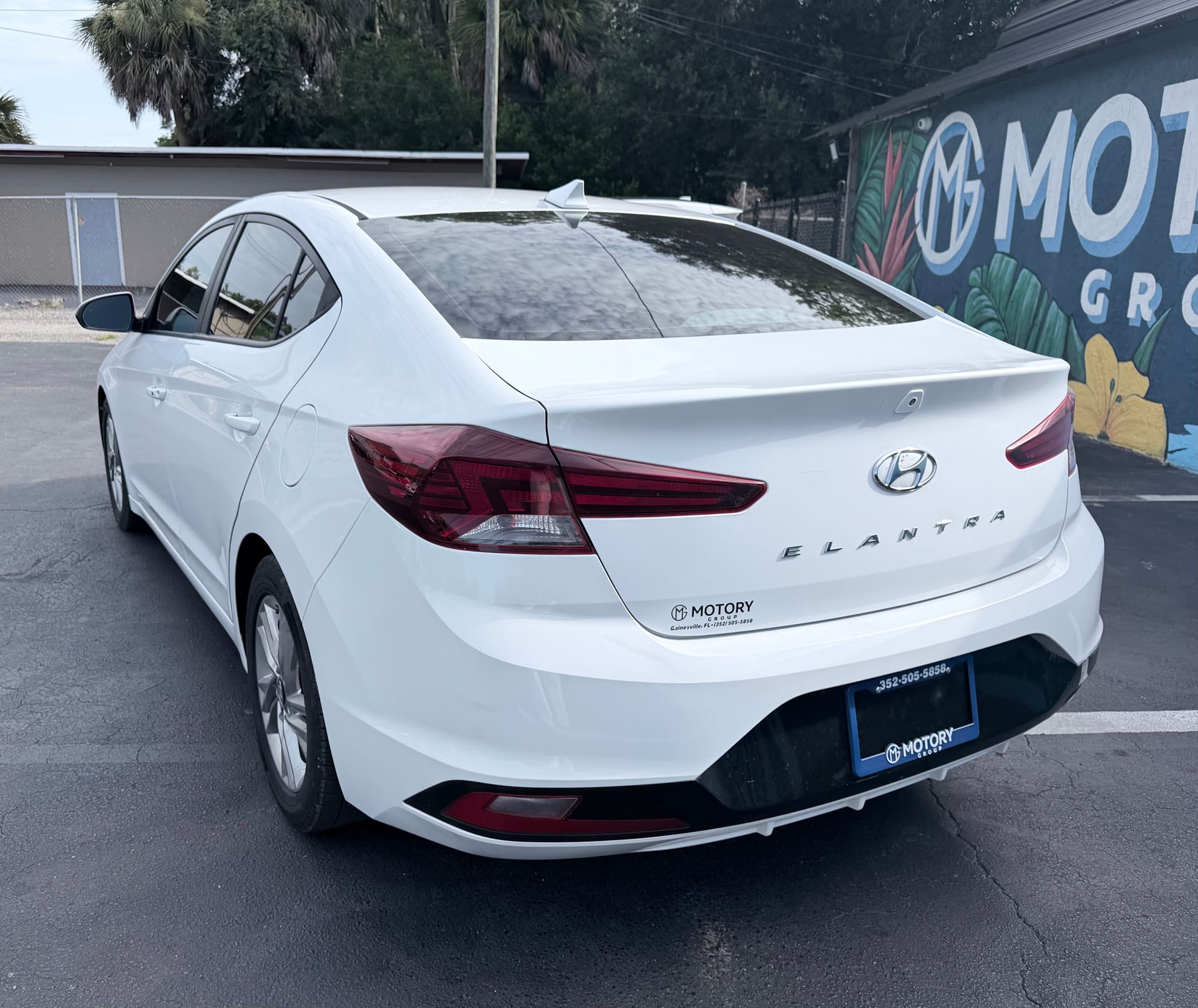 2019 HYUNDAI ELANTRA - Gallery Image