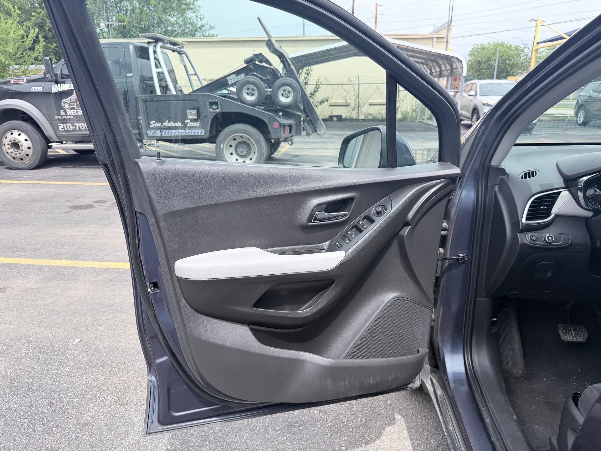 2018 CHEVROLET TRAX - Gallery Image
