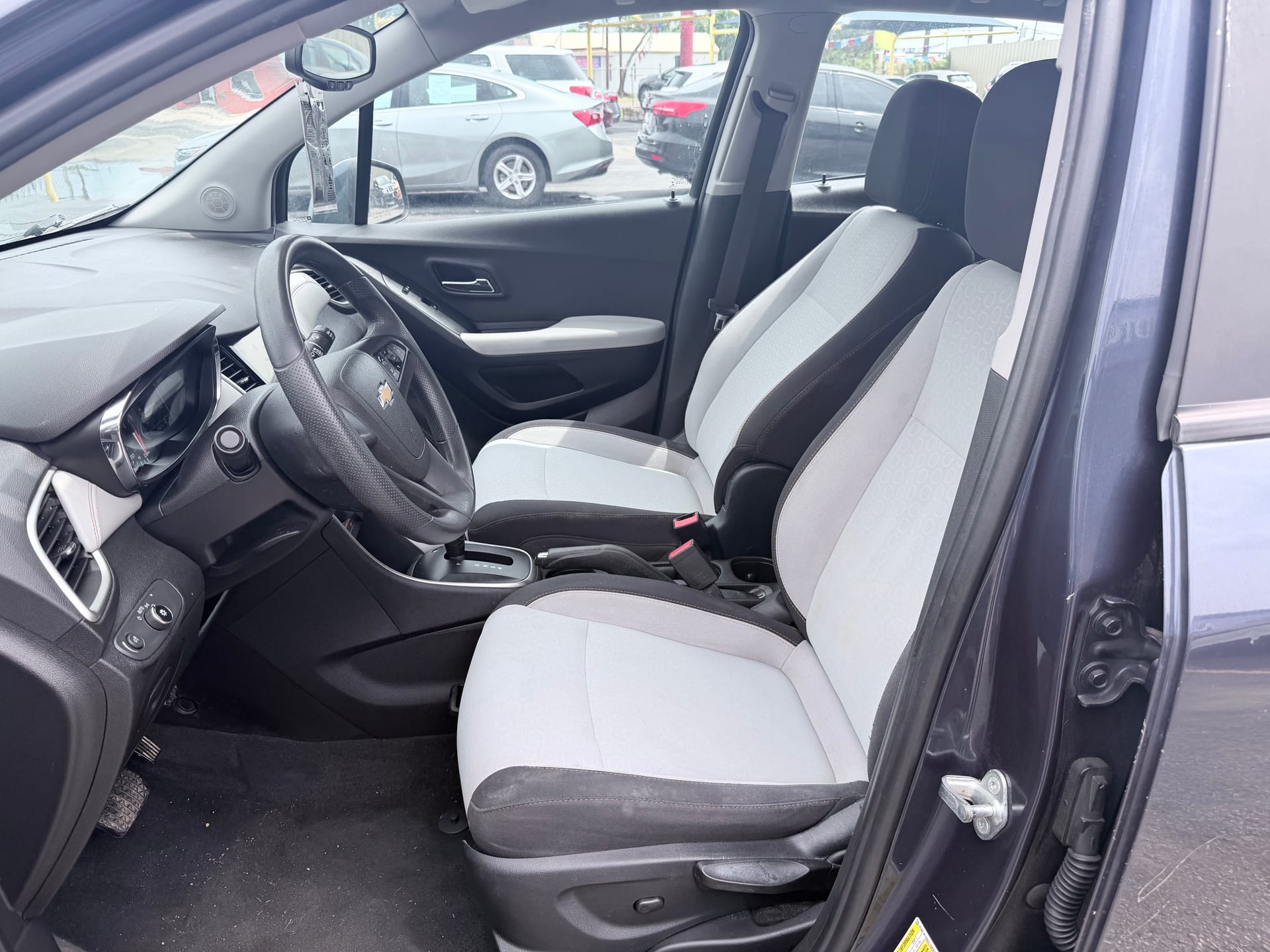 2018 CHEVROLET TRAX - Gallery Image