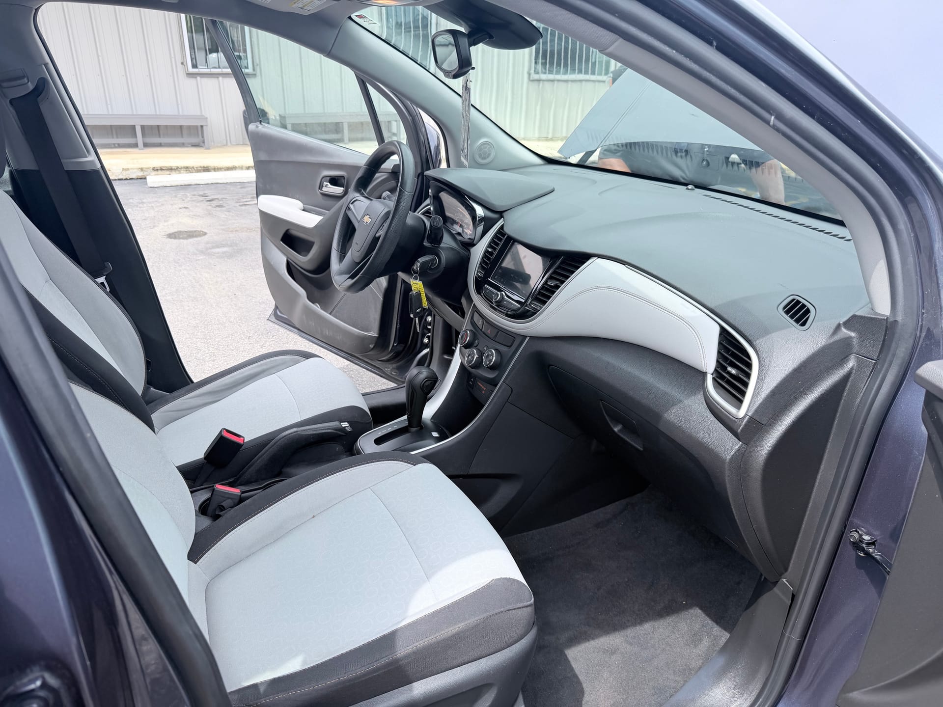 2018 CHEVROLET TRAX - Gallery Image