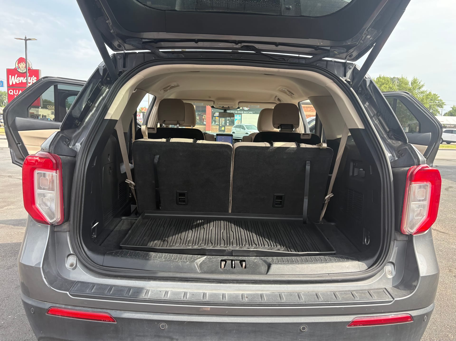 2023 FORD EXPLORER - Gallery Image