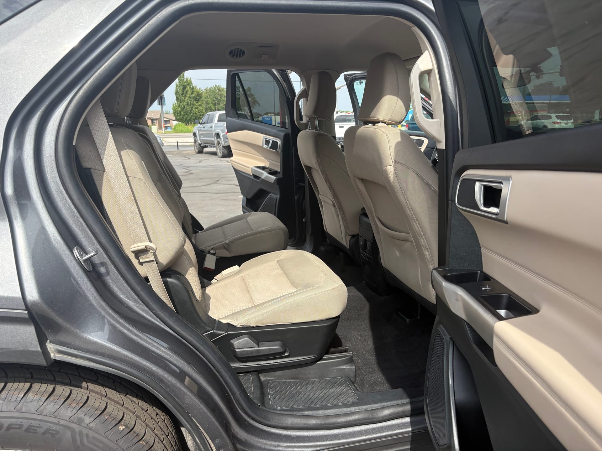 2023 FORD EXPLORER - Gallery Image