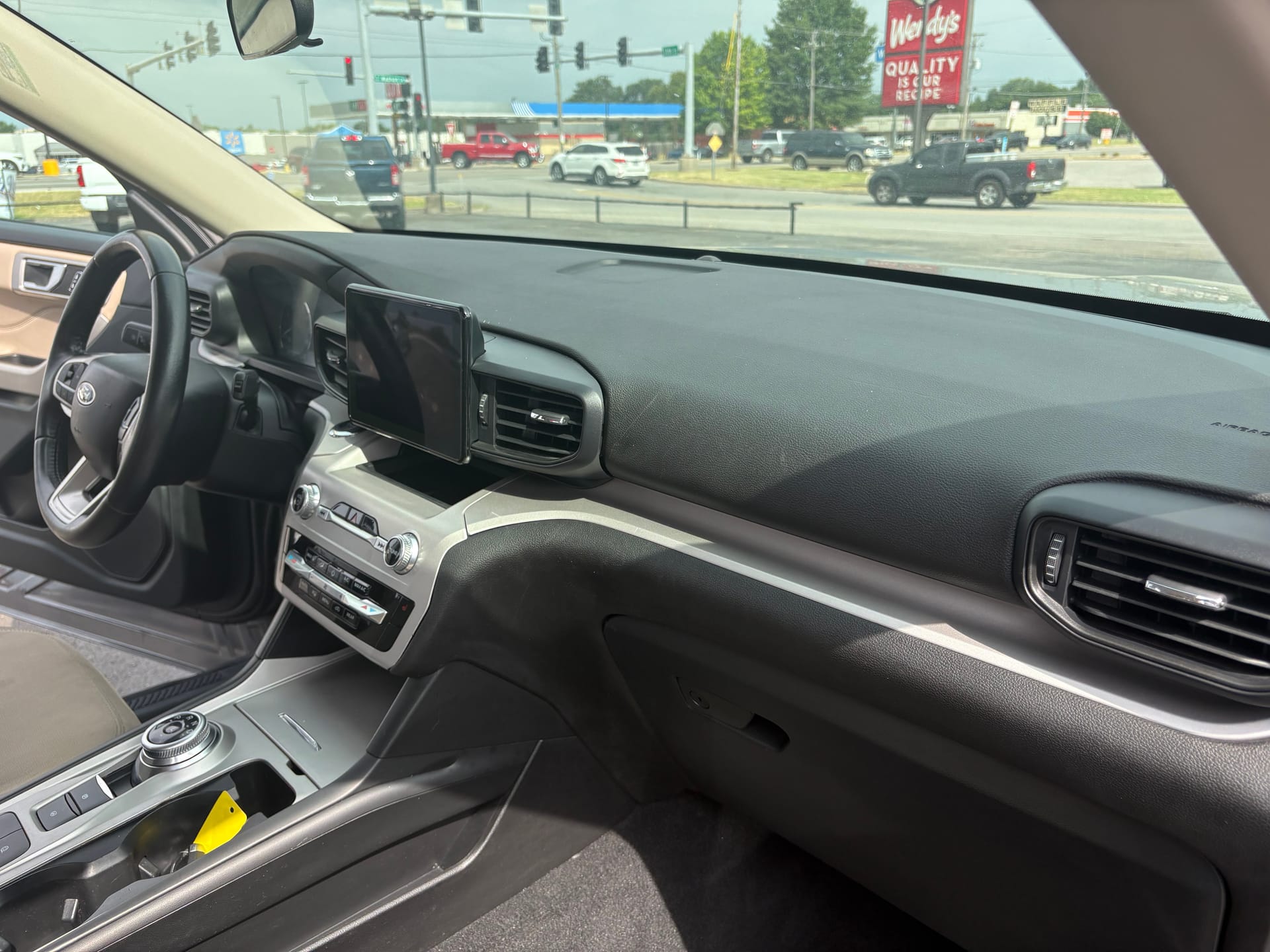 2023 FORD EXPLORER - Gallery Image