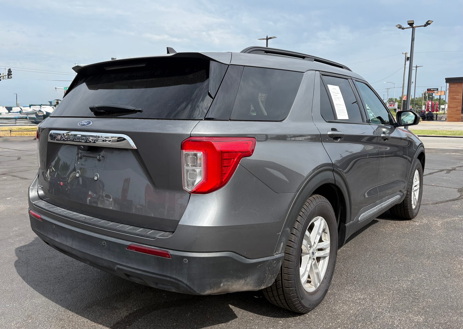 2023 FORD EXPLORER - Gallery Image