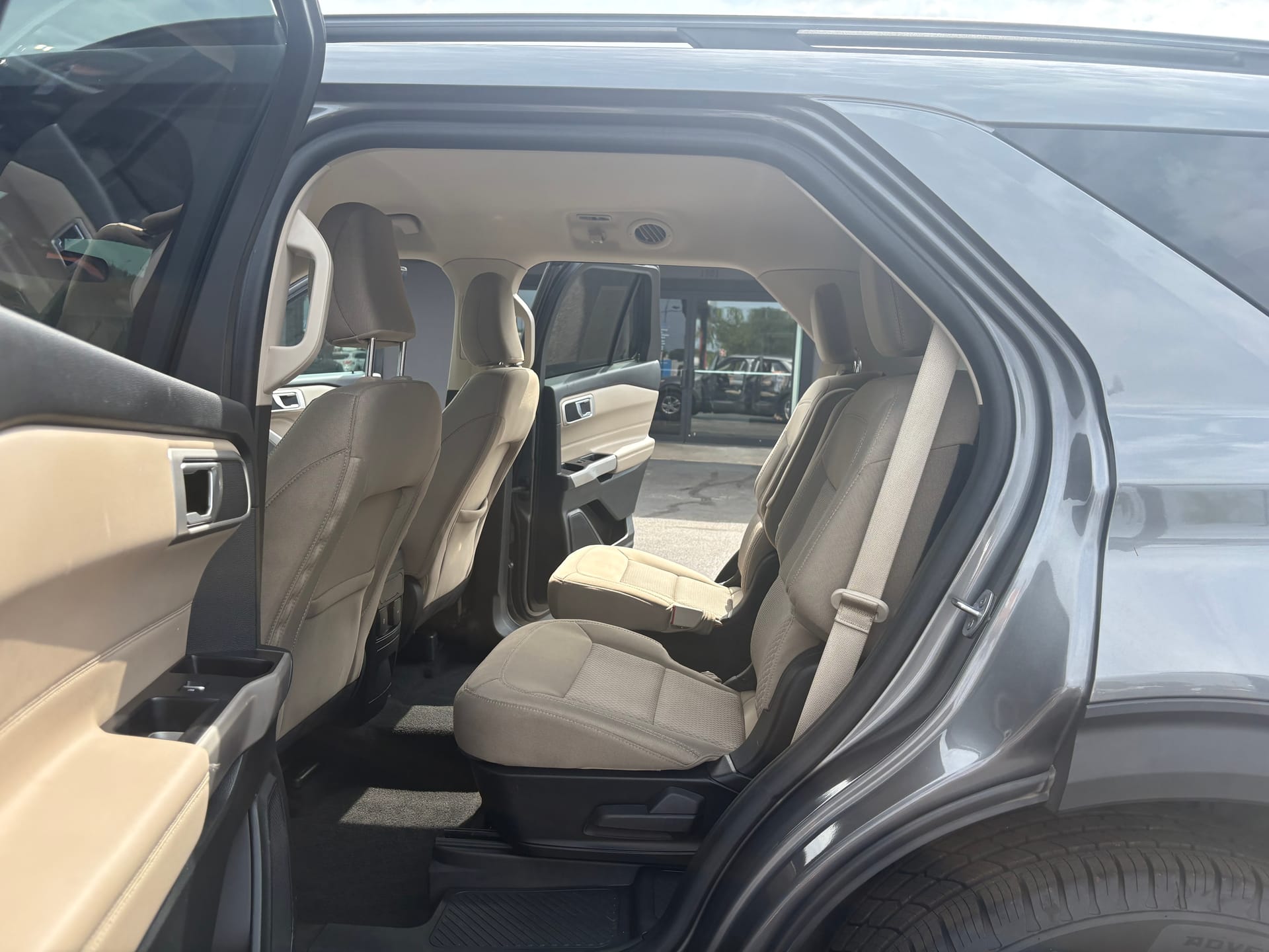 2023 FORD EXPLORER - Gallery Image