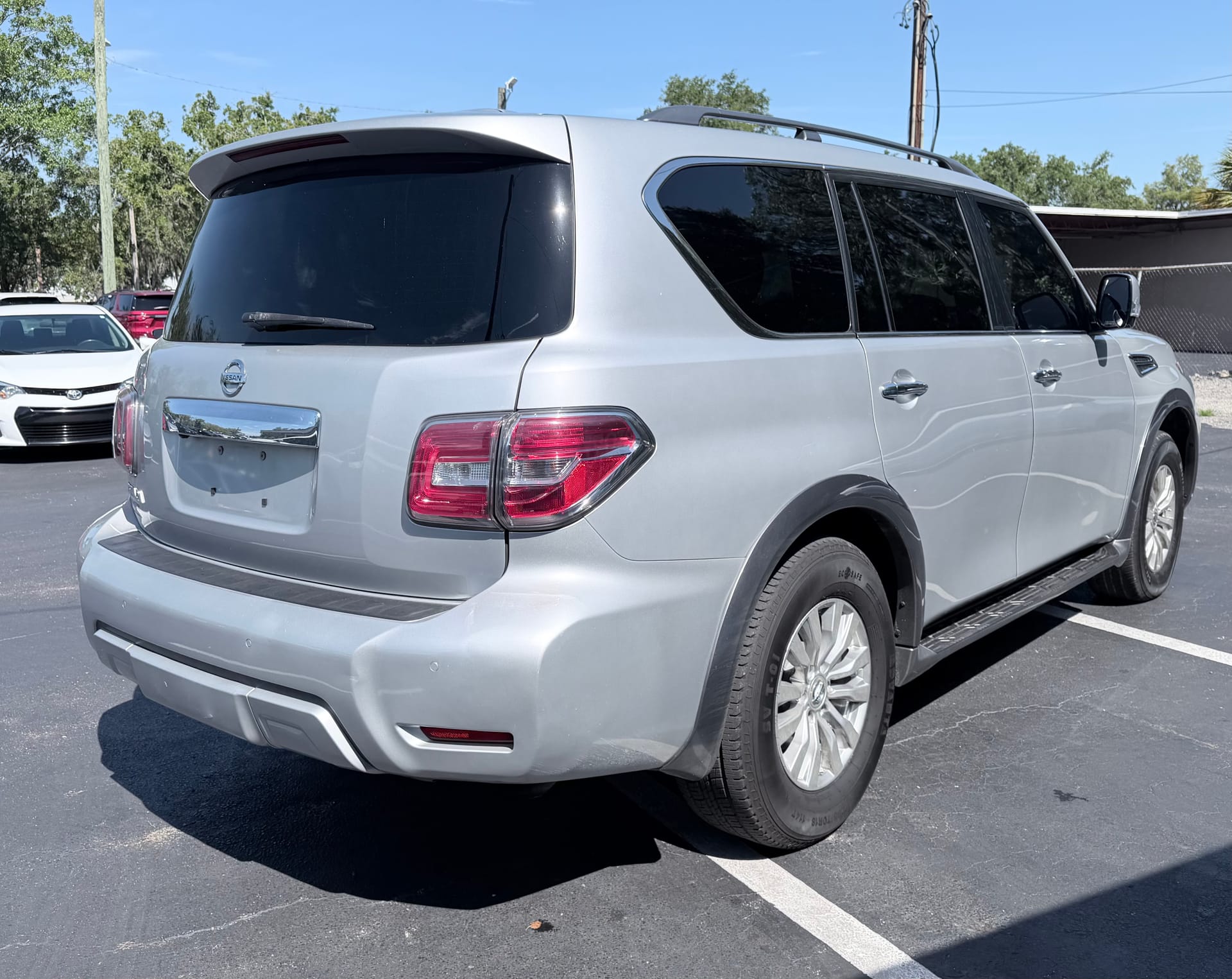 2017 NISSAN ARMADA - Gallery Image