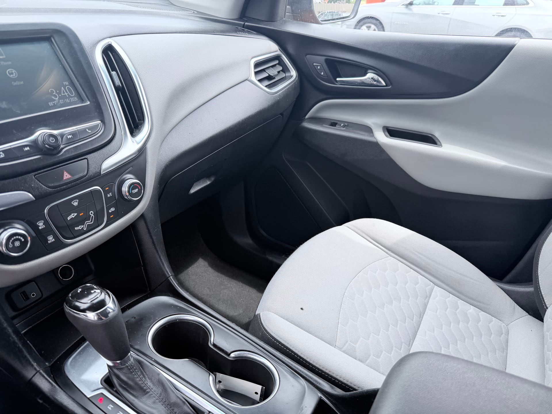 2018 CHEVROLET EQUINOX - Gallery Image