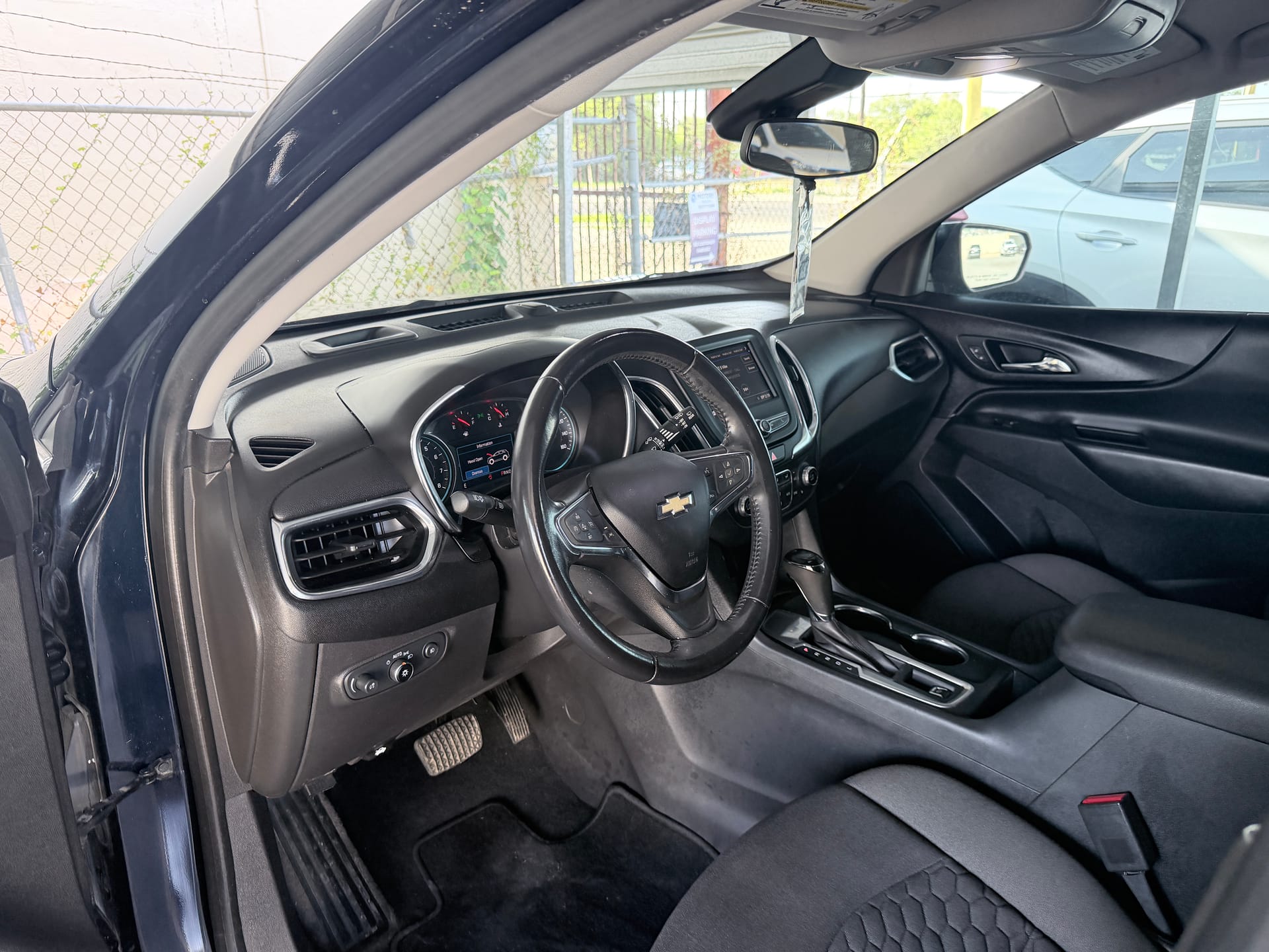 2020 CHEVROLET EQUINOX - Gallery Image