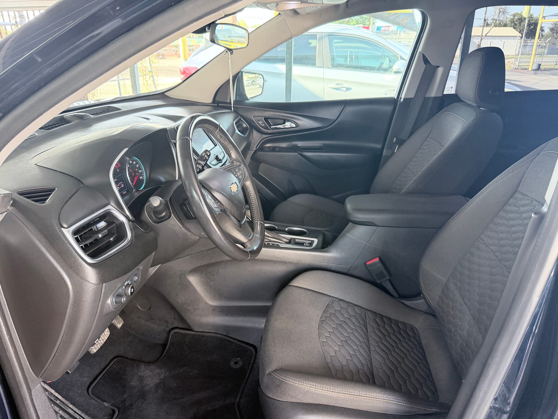 2020 CHEVROLET EQUINOX - Gallery Image