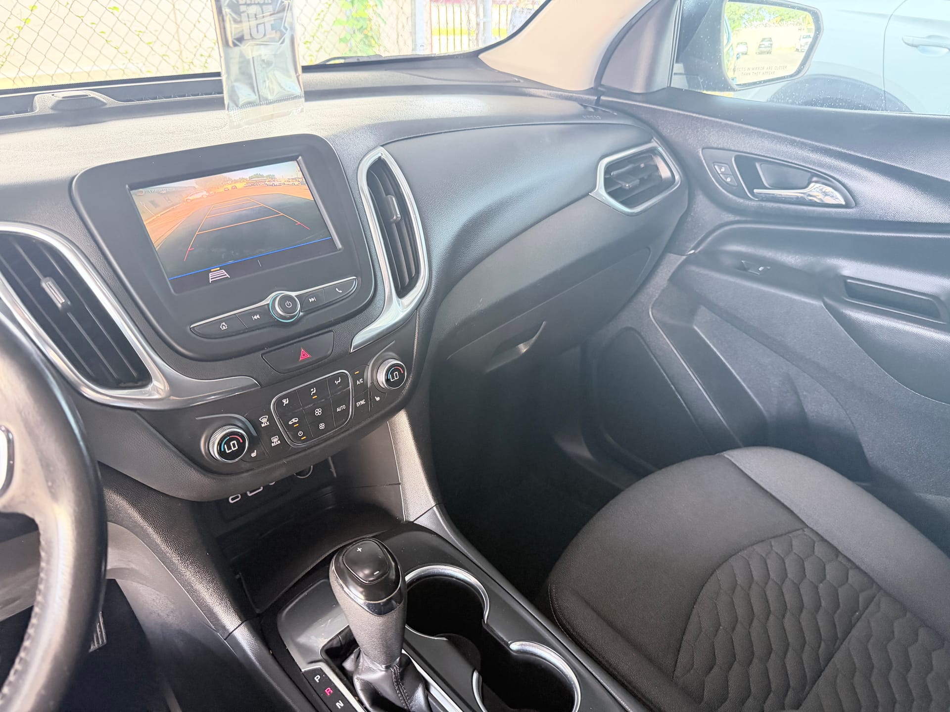 2020 CHEVROLET EQUINOX - Gallery Image