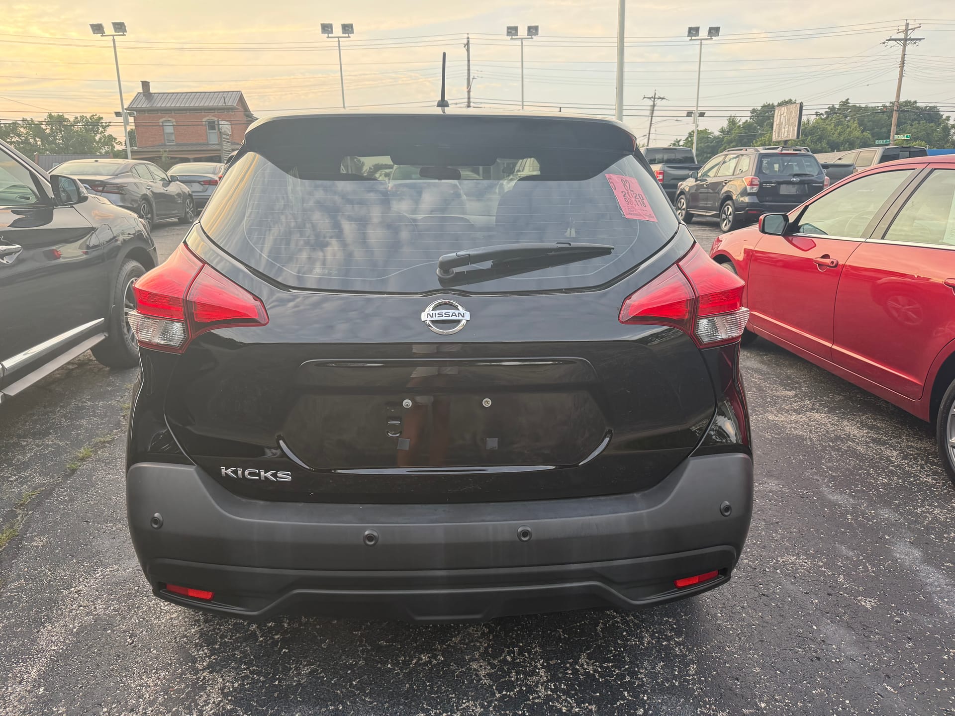 2020 NISSAN KICKS - Gallery Image