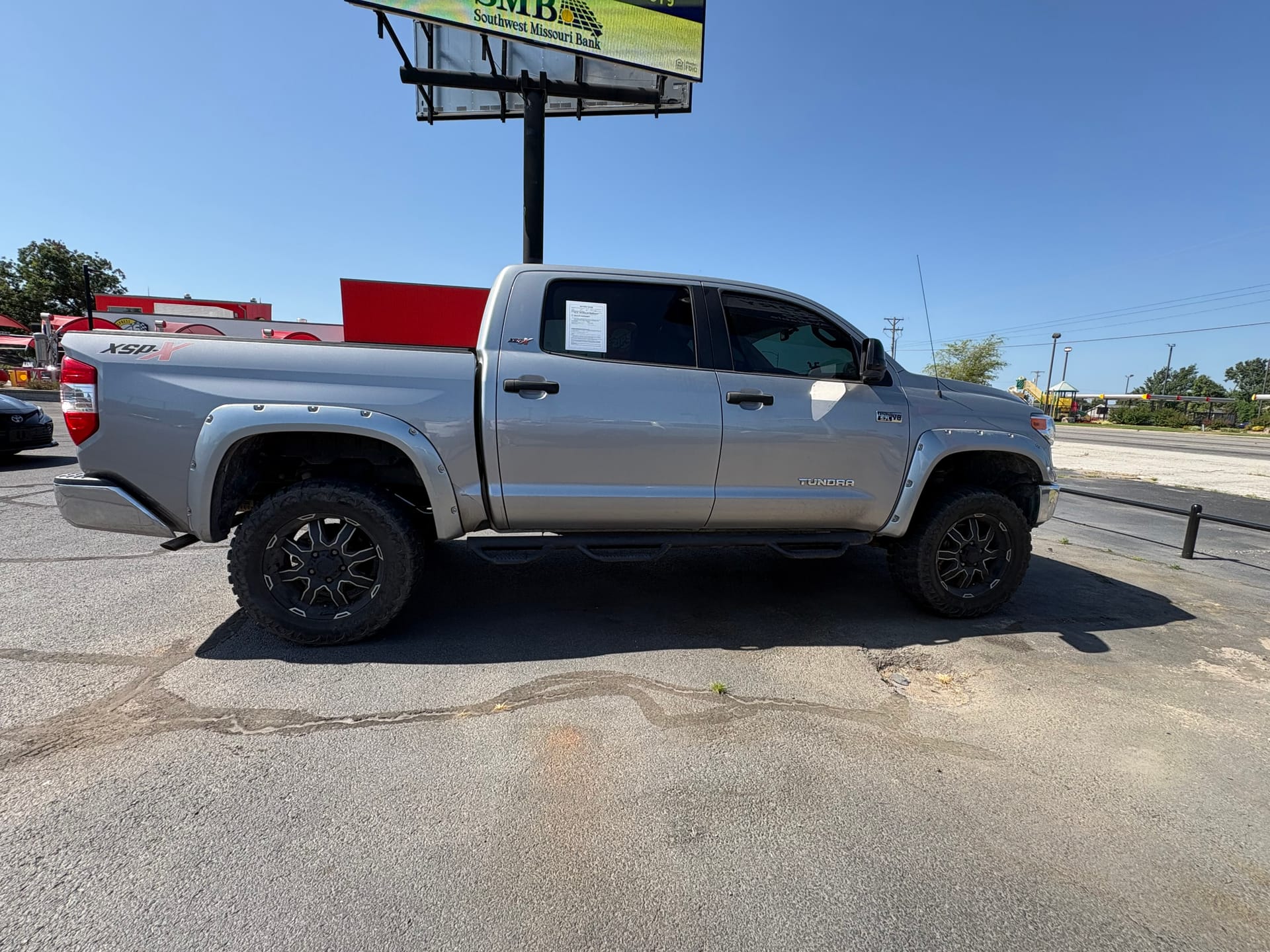 2016 TOYOTA TUNDRA - Gallery Image