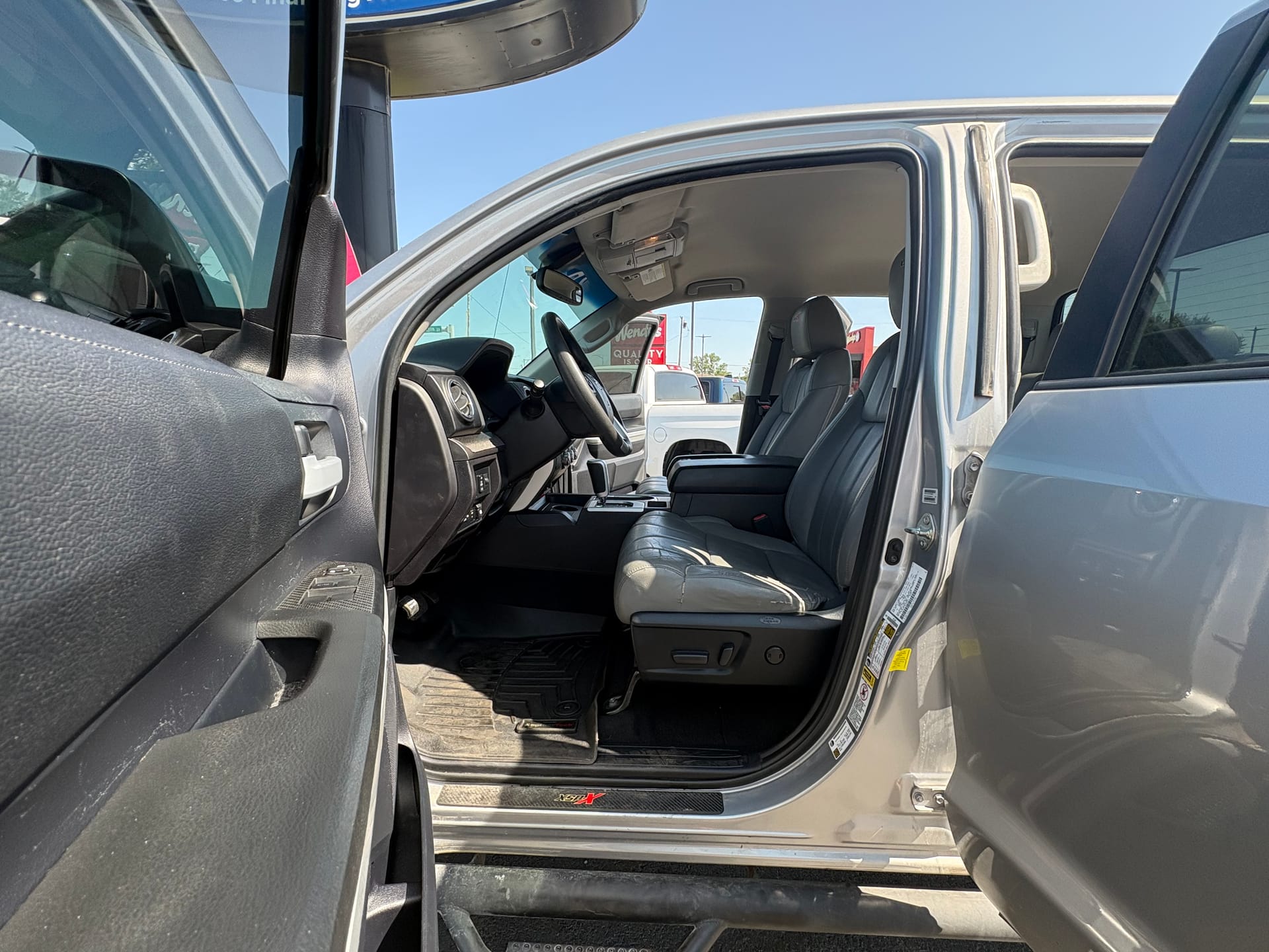 2016 TOYOTA TUNDRA - Gallery Image