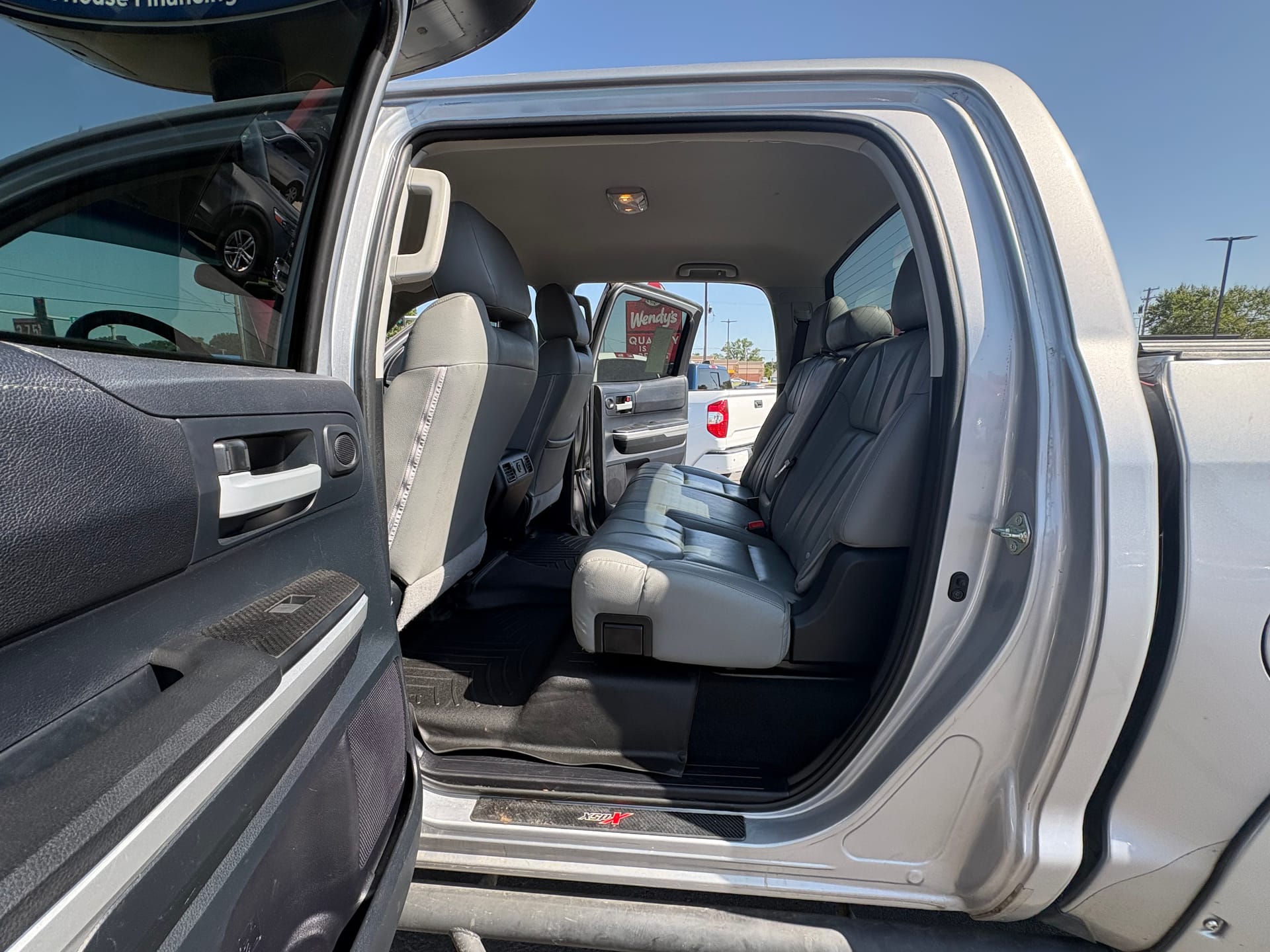 2016 TOYOTA TUNDRA - Gallery Image