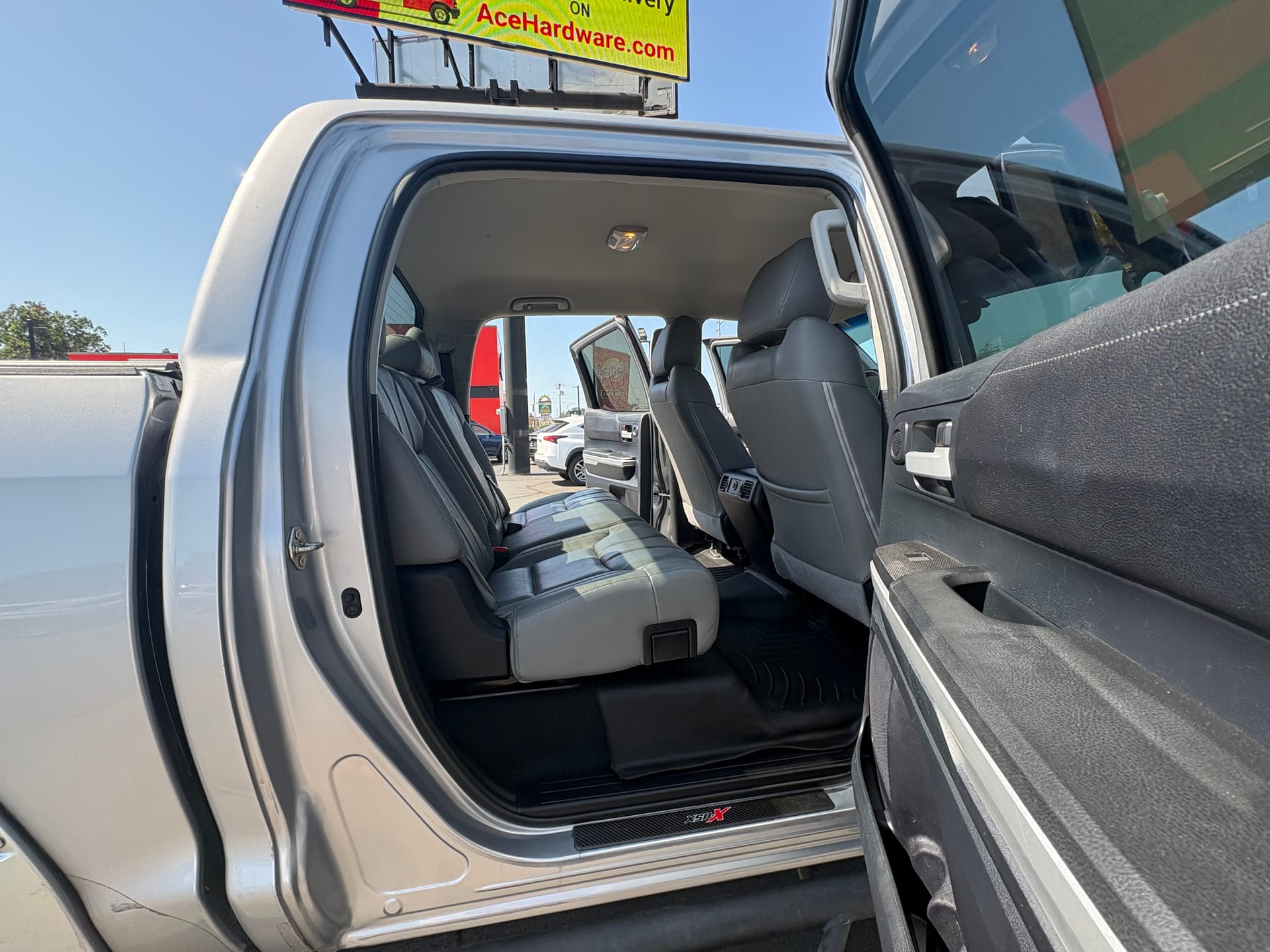 2016 TOYOTA TUNDRA - Gallery Image