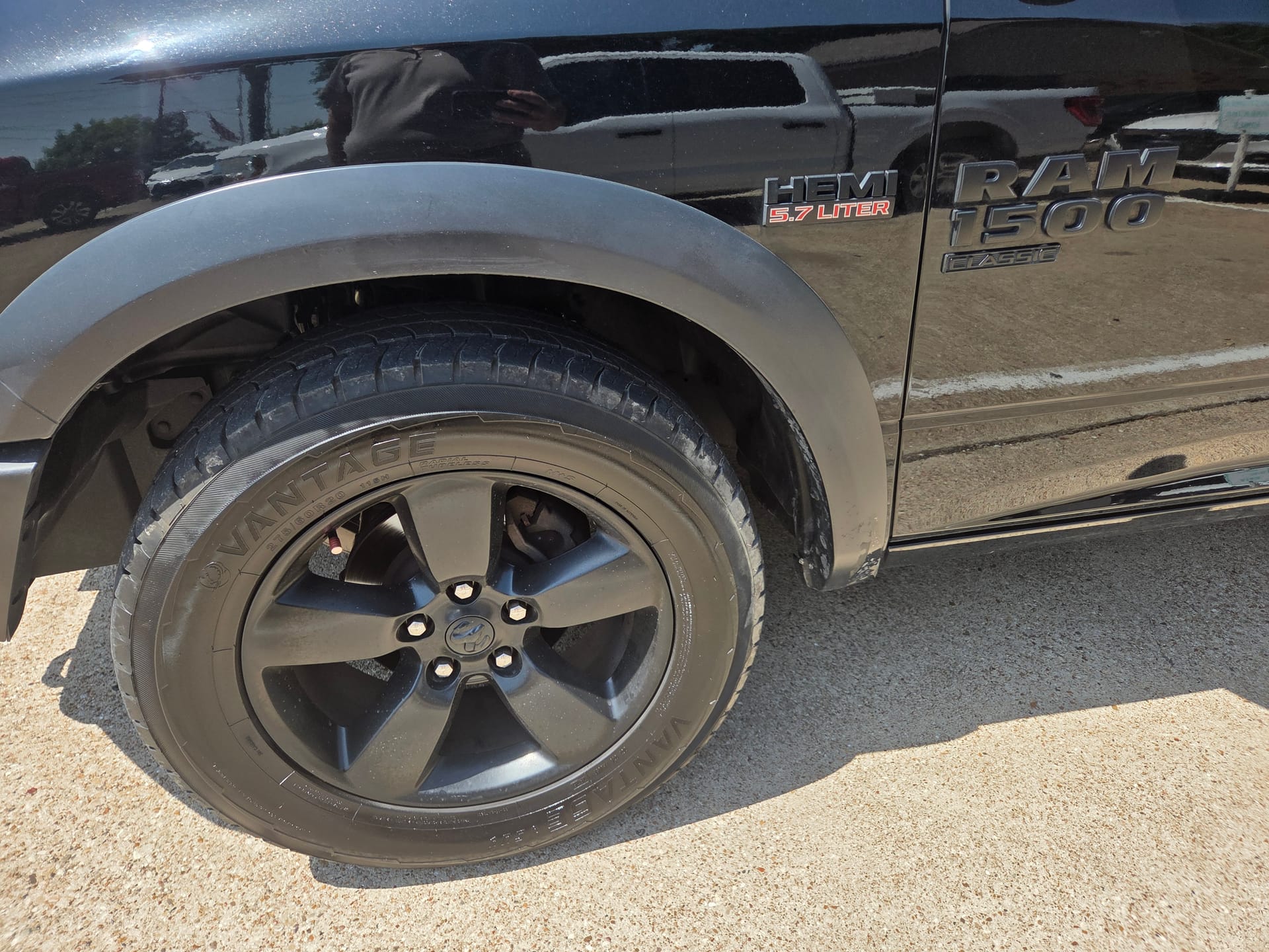 2019 RAM 1500 - Gallery Image