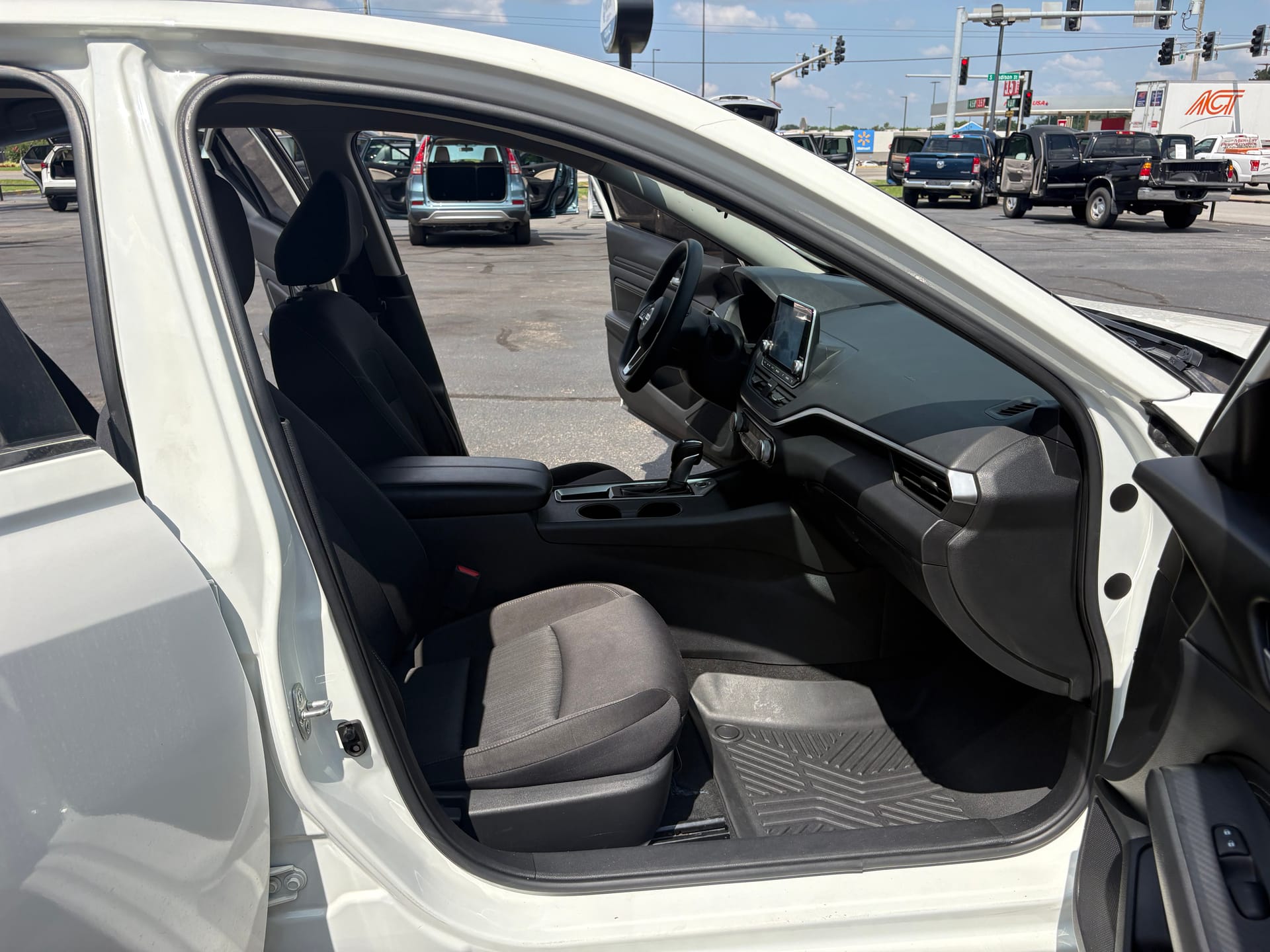 2020 NISSAN ALTIMA - Gallery Image