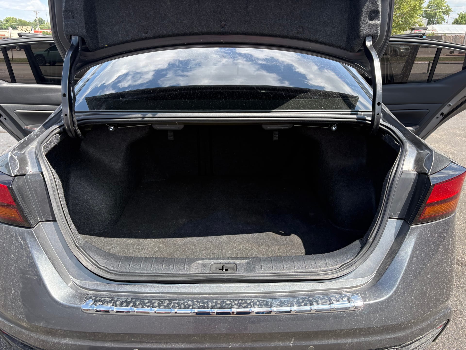 2022 NISSAN ALTIMA - Gallery Image