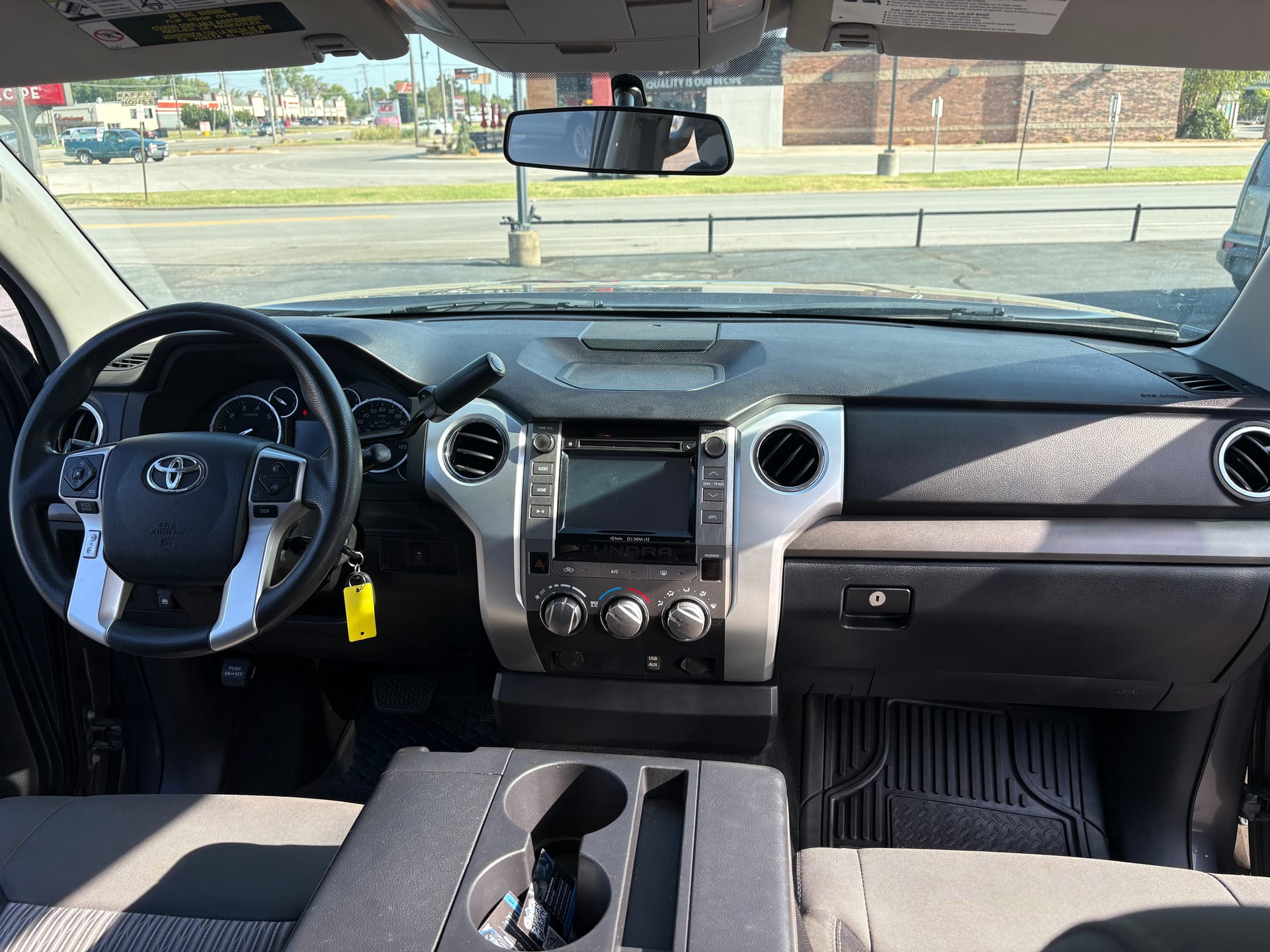 2017 TOYOTA TUNDRA - Gallery Image