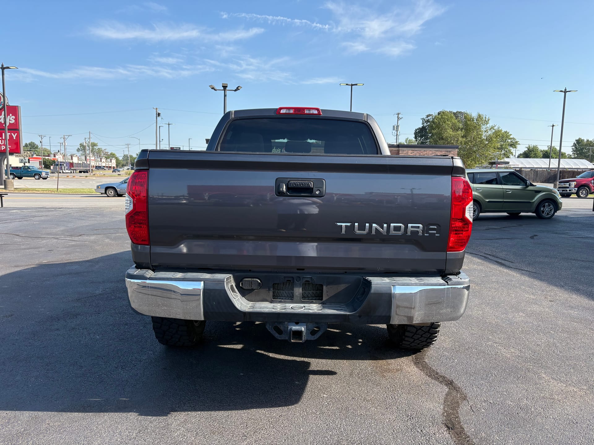 2017 TOYOTA TUNDRA - Gallery Image