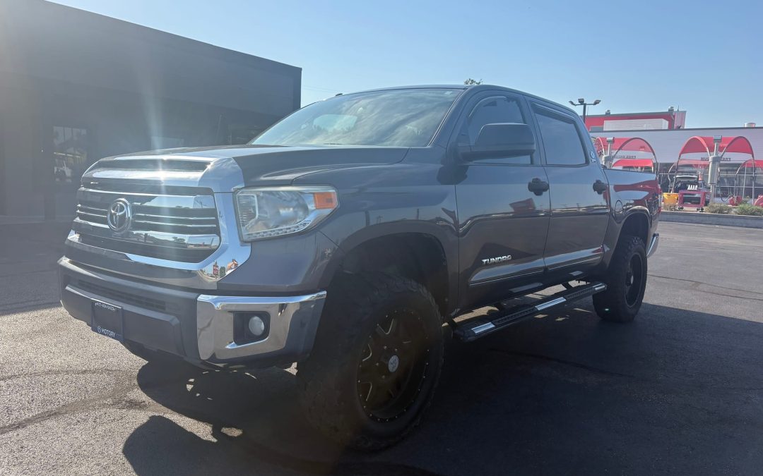 2017 TOYOTA TUNDRA