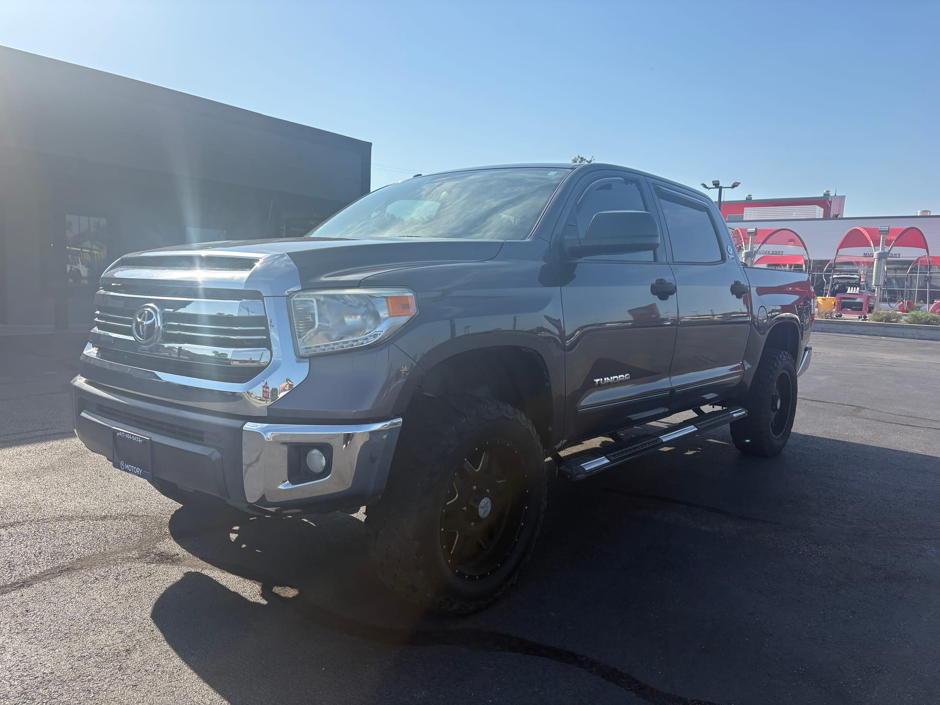 2017 TOYOTA TUNDRA - Gallery Image