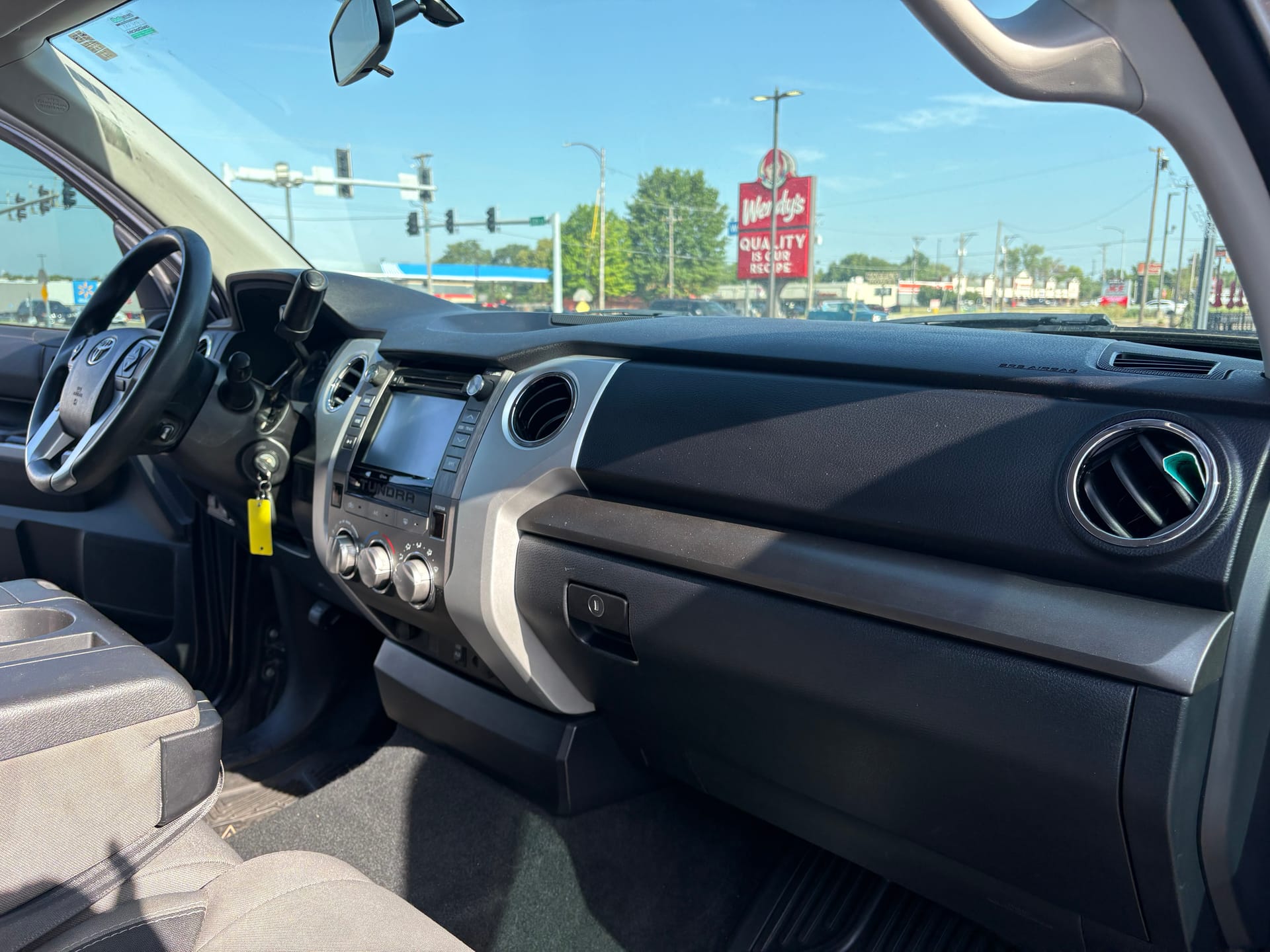 2017 TOYOTA TUNDRA - Gallery Image