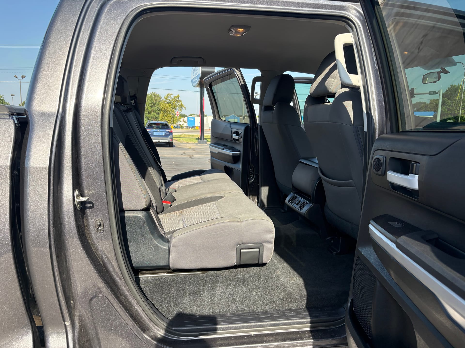 2017 TOYOTA TUNDRA - Gallery Image