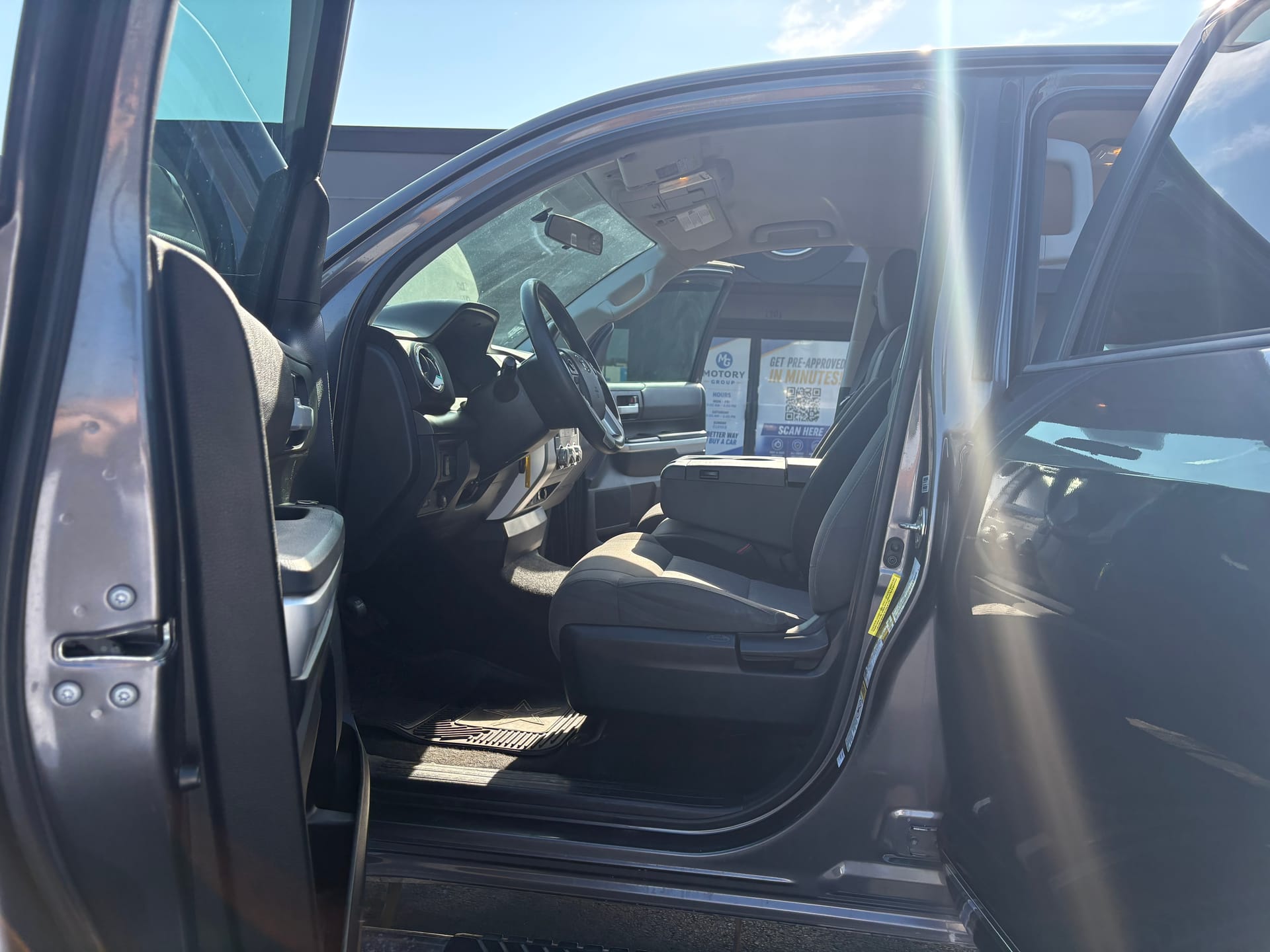 2017 TOYOTA TUNDRA - Gallery Image