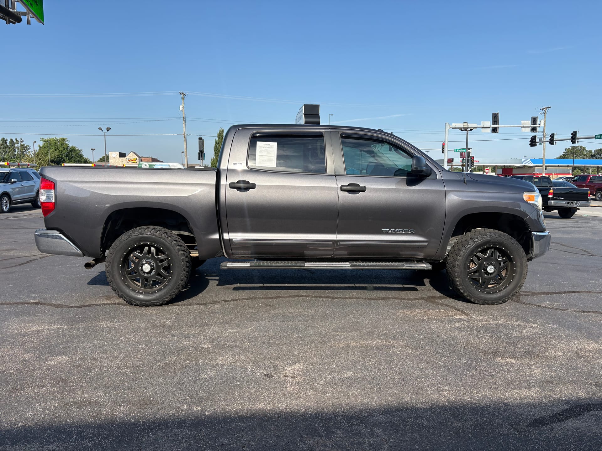 2017 TOYOTA TUNDRA - Gallery Image