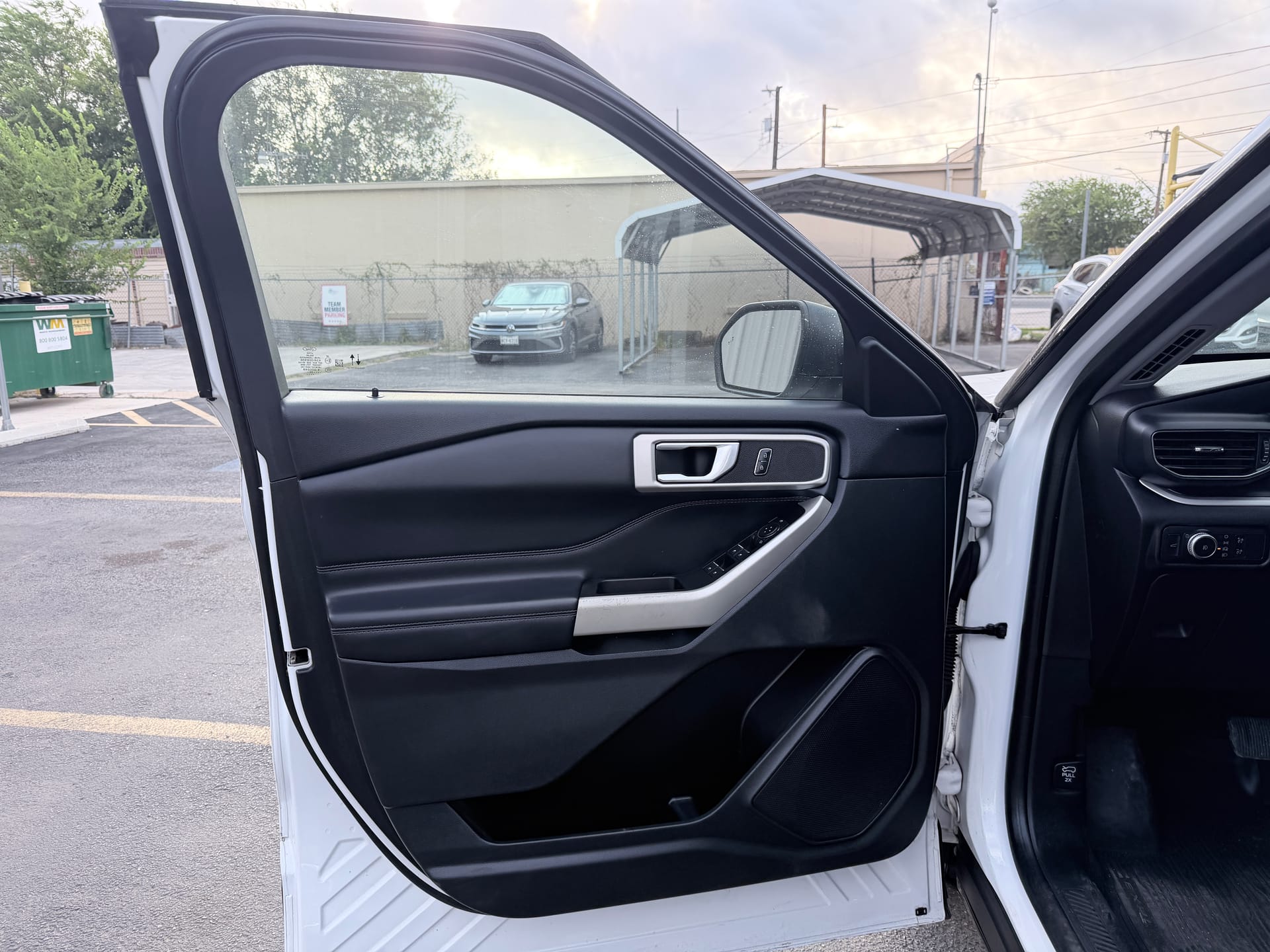 2020 FORD EXPLORER - Gallery Image