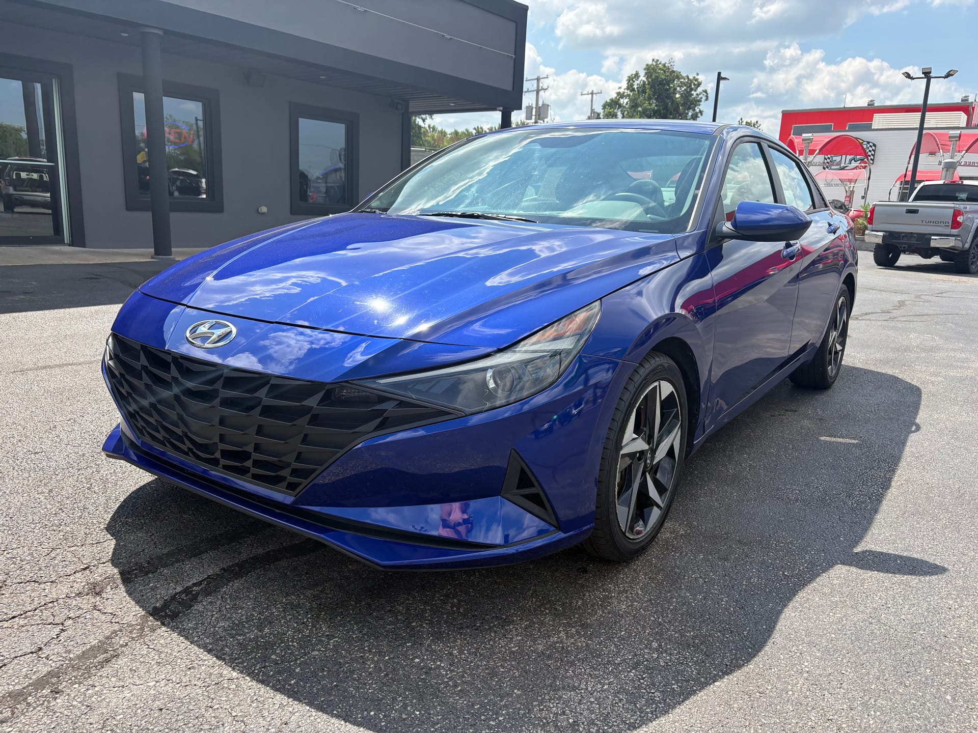 2023 HYUNDAI ELANTRA - Gallery Image
